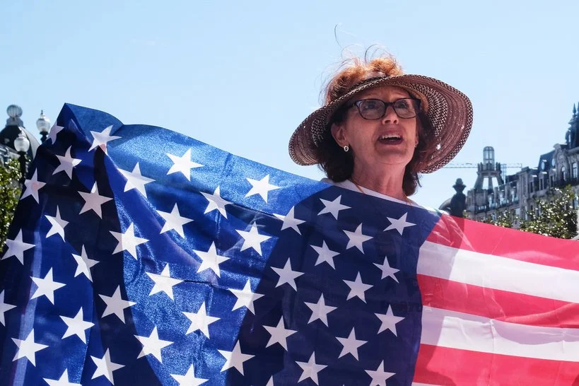 How far do you walk to say Democracy? by Delfim Correlo