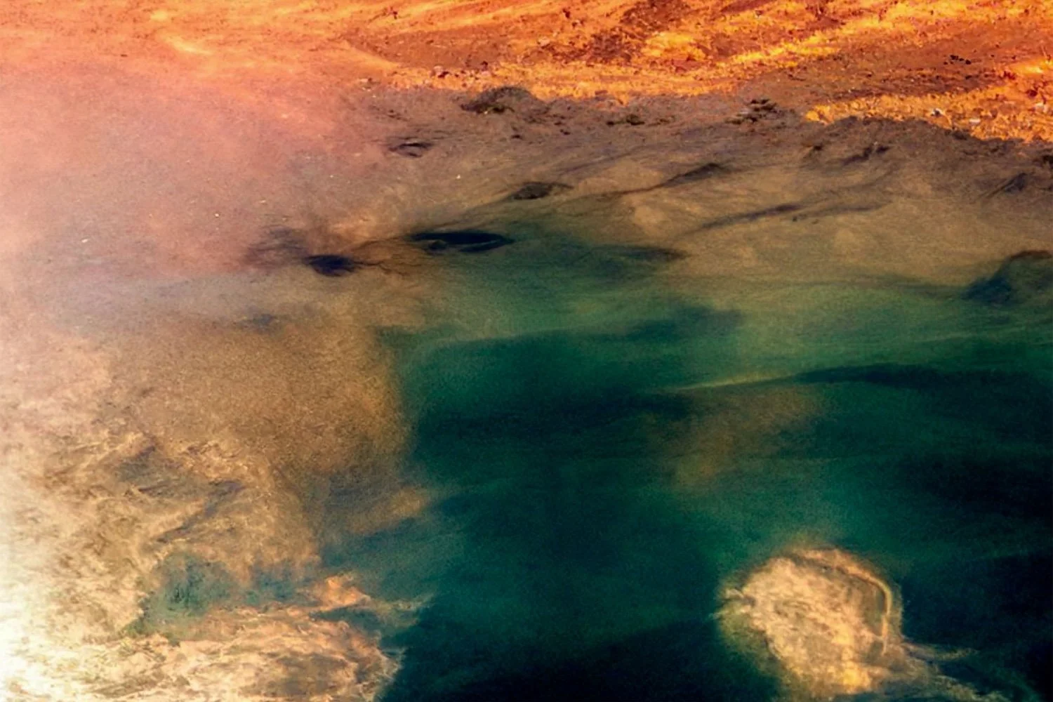 j The Burning Shore nb copia.jpg