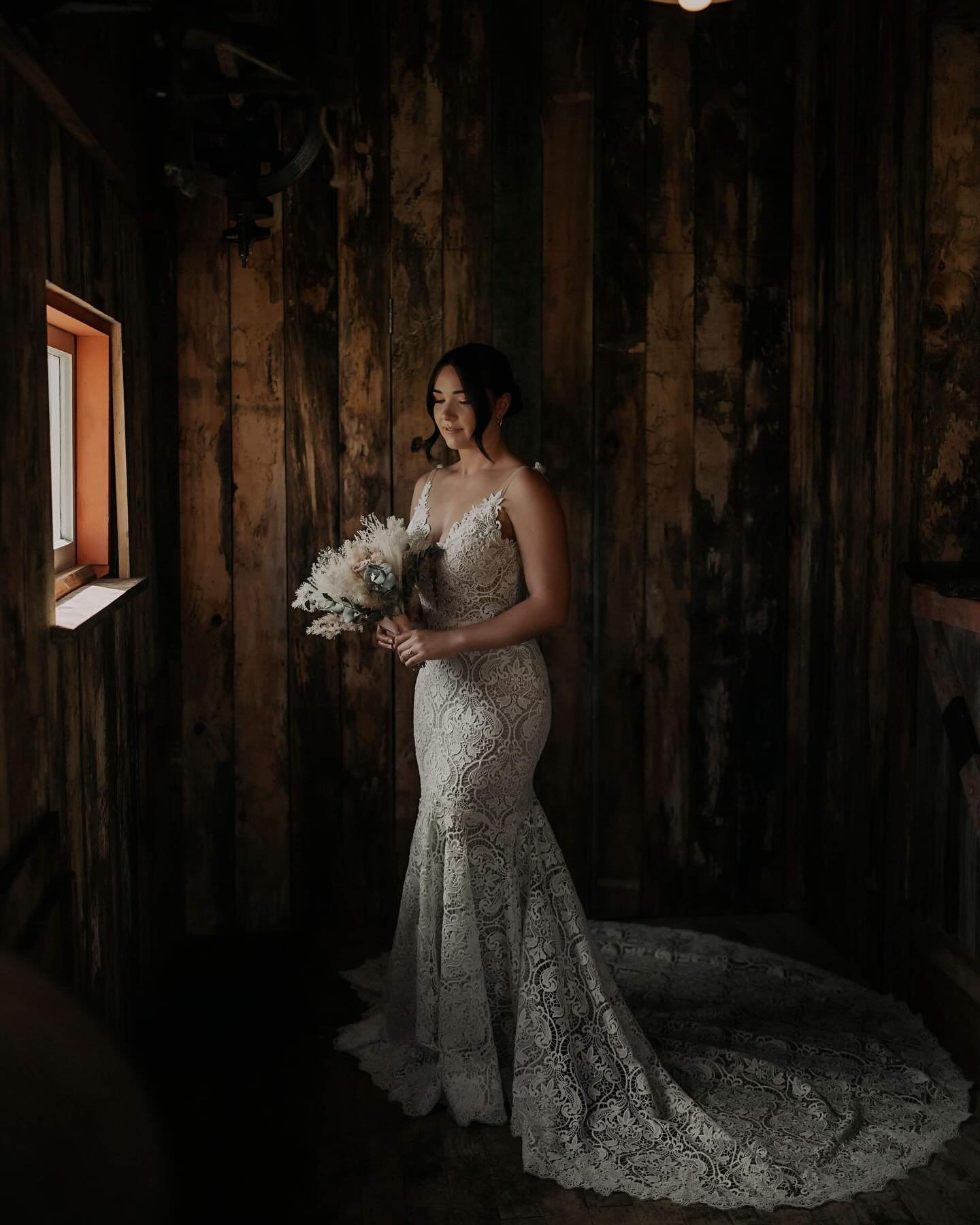 The stunning Morgan at @stclairfarm.nz 

Makeup @makeup.with.amelia 
Hair @dawn.thomson.hair 
Dress @no.10bridal 
Flower @the_flower_bomb_nz 

www.kirstyjoyphotography.com

#sonyadvocate #sonynz #sunsetphotography #nzwedding #nzweddingphotographer #n