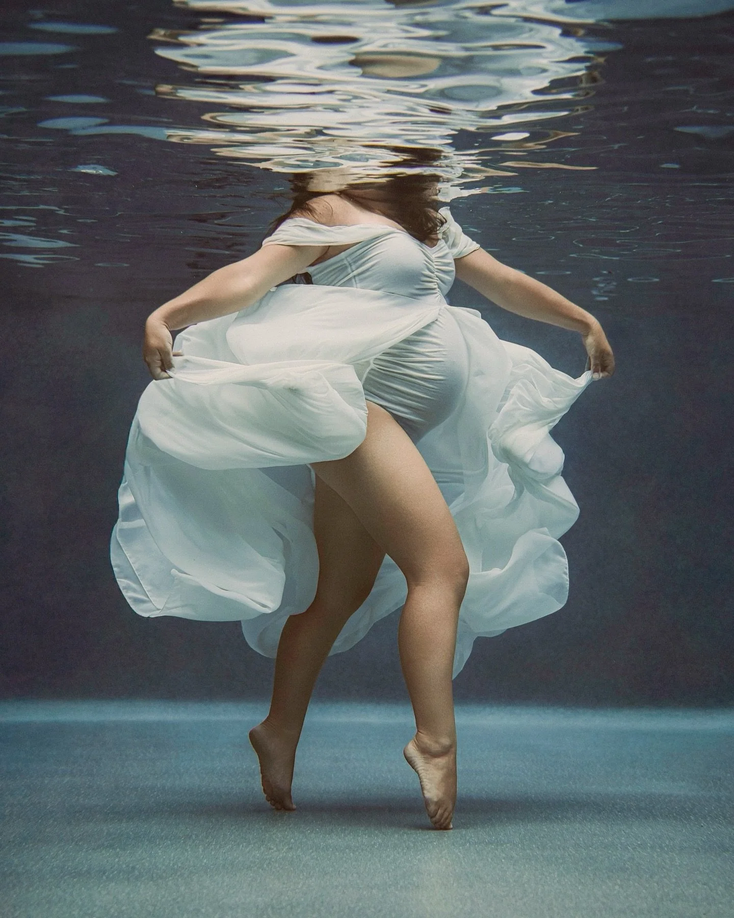 The incredible Tania | 30 weeks pregnant

www.kirstyjoyphotography.com/underwater

#sonyadvocate #sonynz #nzportraitphotographer #portraitphotoshoot #portraitphotographer  #underwaterphotography #family #familyphotography #love #maternity #maternityp