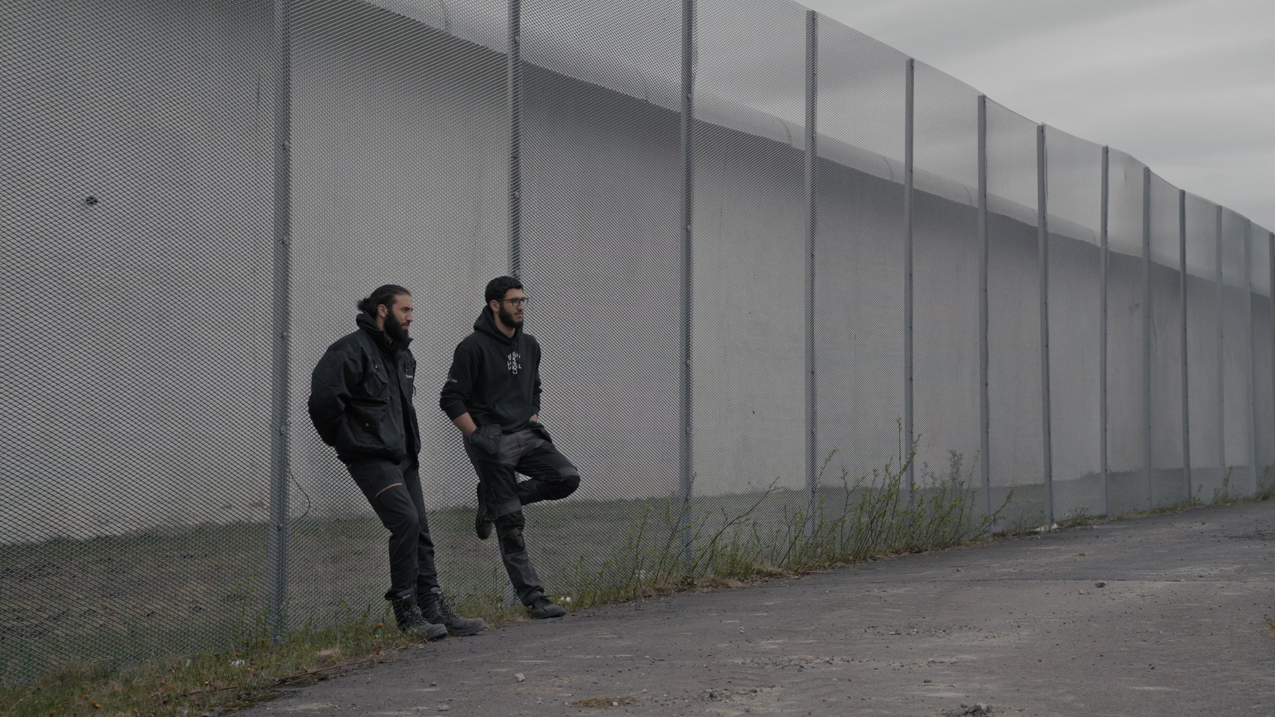 2_THIS-IS-NOT-AN-APPLE_Official-Still-Yahya-and-Reda-at-Ullersmo-Prison.jpg