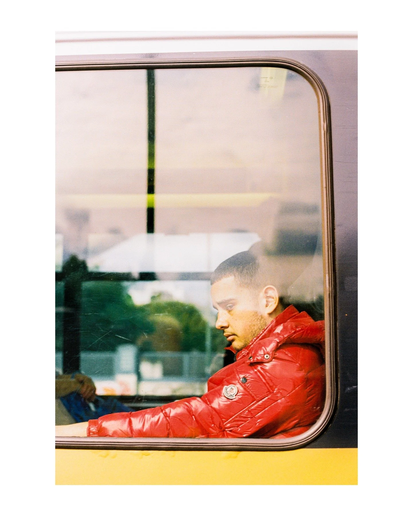 Passengers of Tram 81 in Brussels, Belgium - October 2024
📷 Nikkormat F3T
🎞️ Kodak Portra 400
Dev &amp; Scan: @morifilmlab
.
.
.
#filmclubglobal #filmclub #analogvibes #nikonphotography #broadmag #FilmPhotography #filmisalive #filmisaliveandwell #a