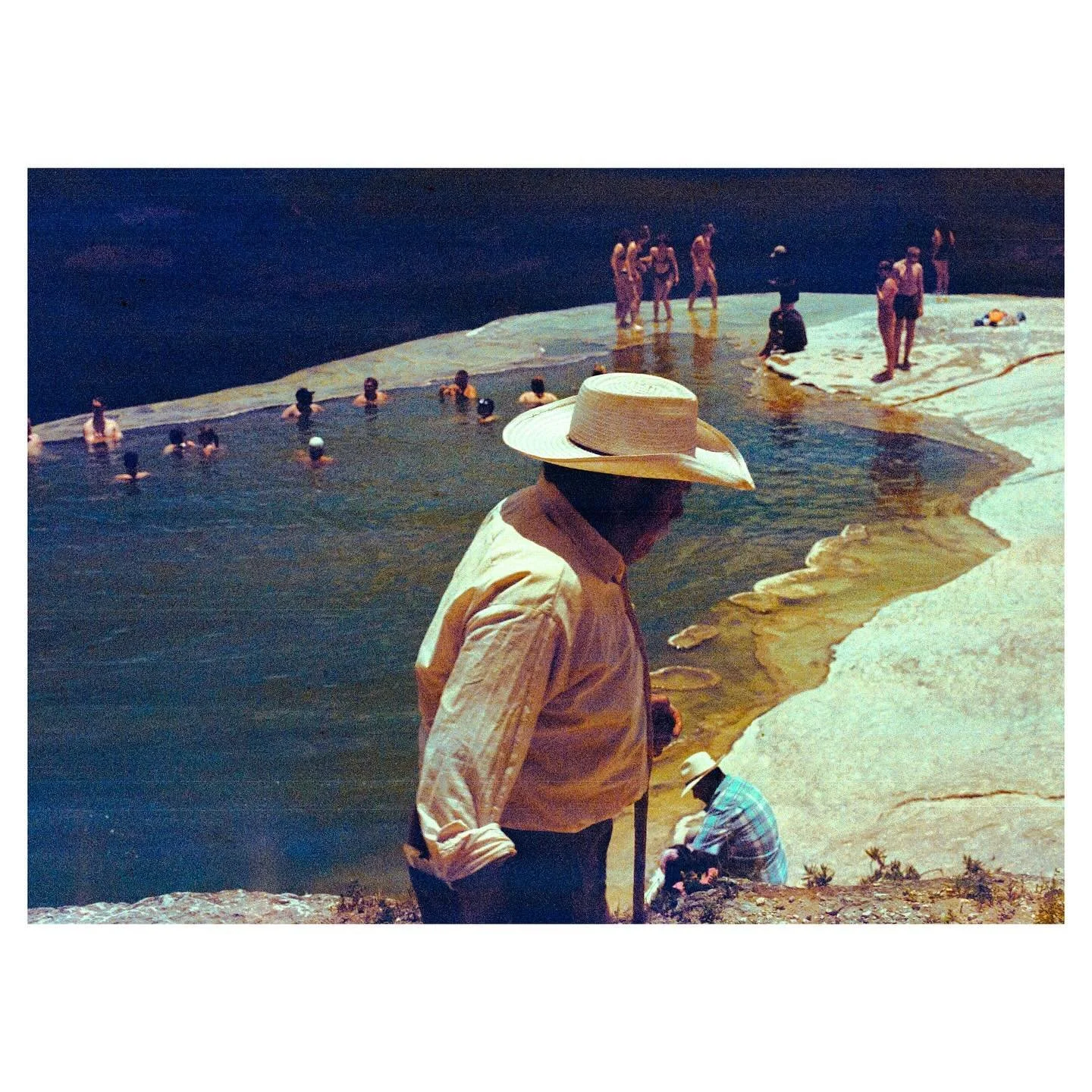 Hierve el Agua, Monte Alb&aacute;n and Mazunte (Oaxaca, M&eacute;xico) on film (damaged by airport x-ray scanners) - August 2024.

📷 Nikkormat F3T
🎞️ Cinestill 50D
Dev &amp; Scan: @aw.paluch

#filmclubglobal #filmclub #analogvibes #nikonphotography