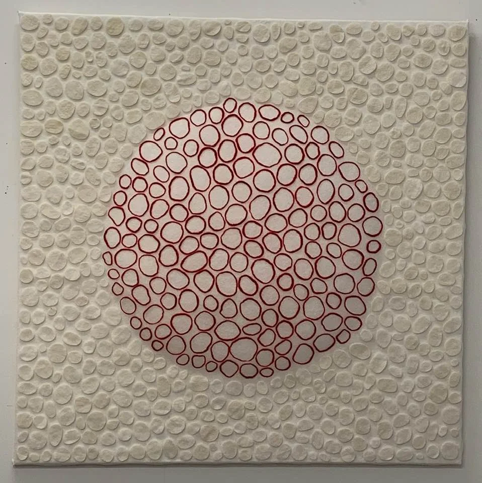  IMPLODERE / IMPLODING Filt, 2018,  1 x 1 m / Felt, 2018, 1 x 1 m 