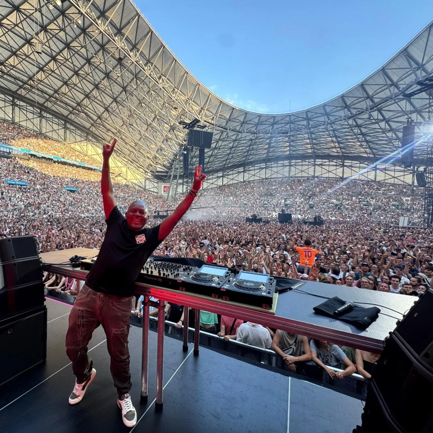 From studio to stage - 2025 was a year of growth, movement and unforgettable nights. Thank you to everyone who showed up and supported! We push forward in 2026 🙌🏿