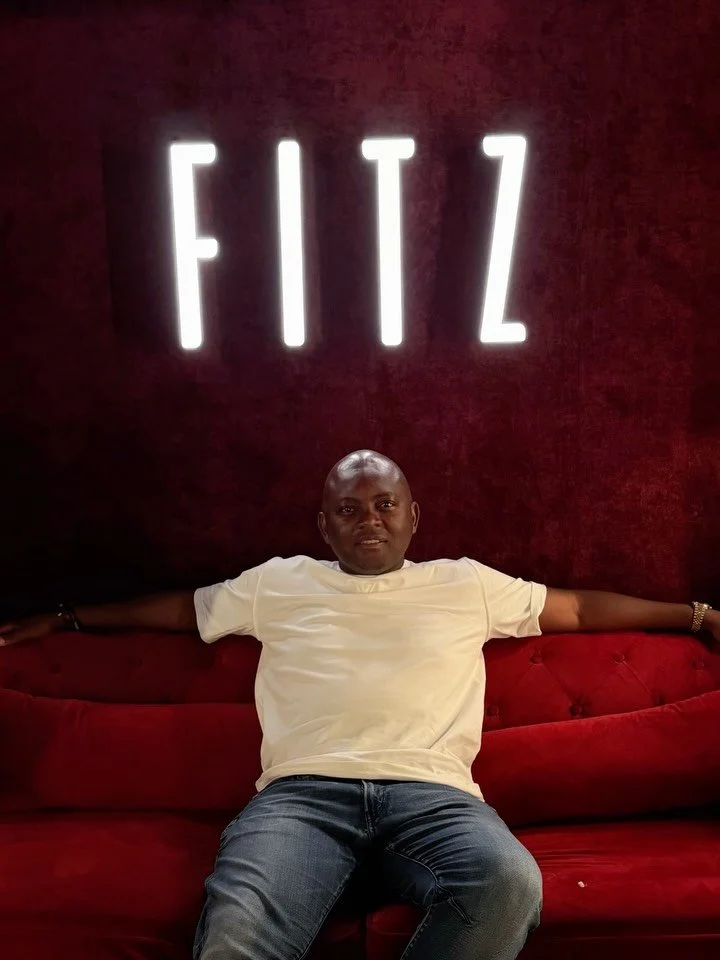 Madrid magic by Night @fitzmadrid_ as well as a little bit of this and a little bit of that by Day! 🪩🙂&zwj;&harr;️🇪🇸

#whereisthemba❓