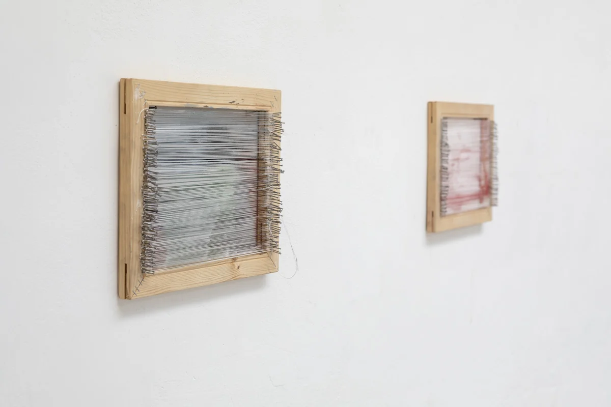 30 x 40 cm, threads and nails