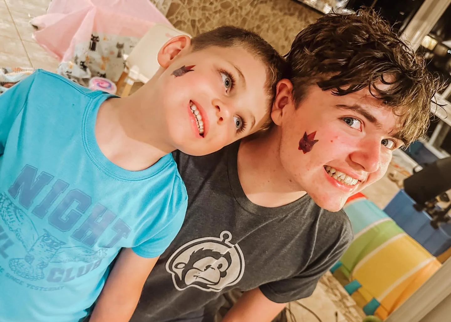 Rounded off Lincoln’s 6th birthday week with some matching face tatts.