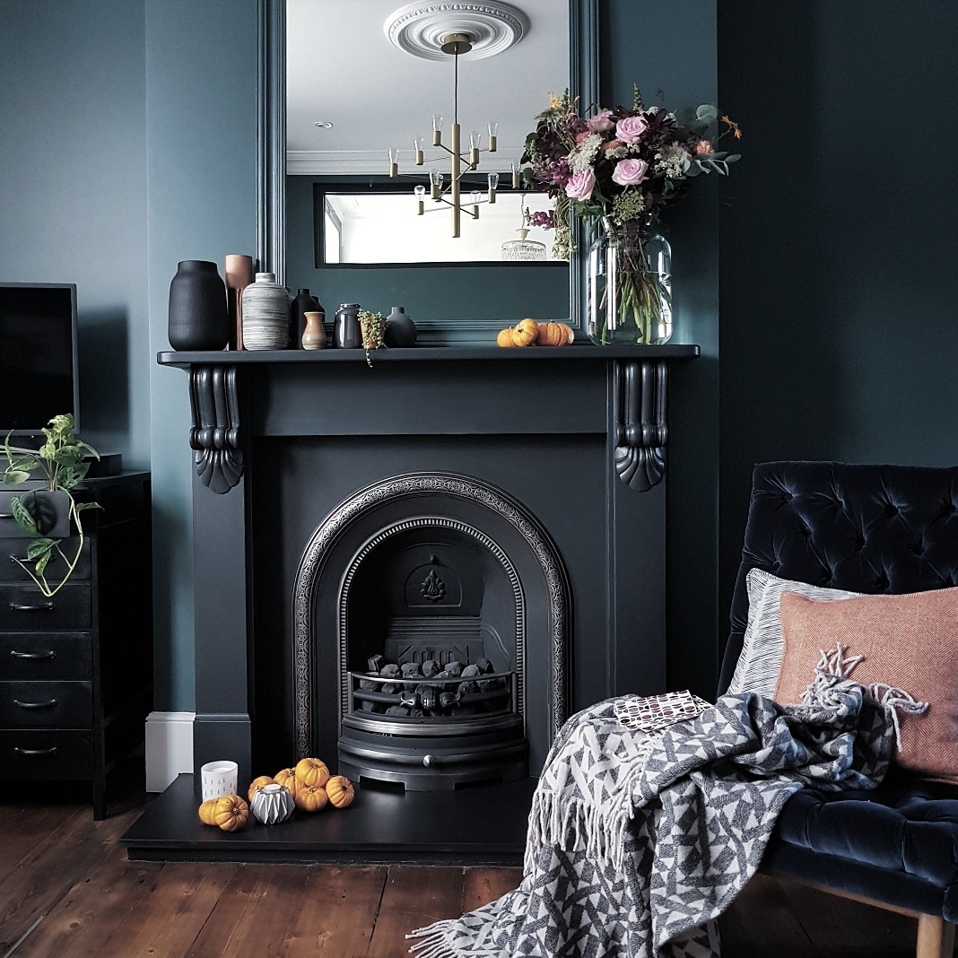 dark-lounge-inchyra-blue.jpg