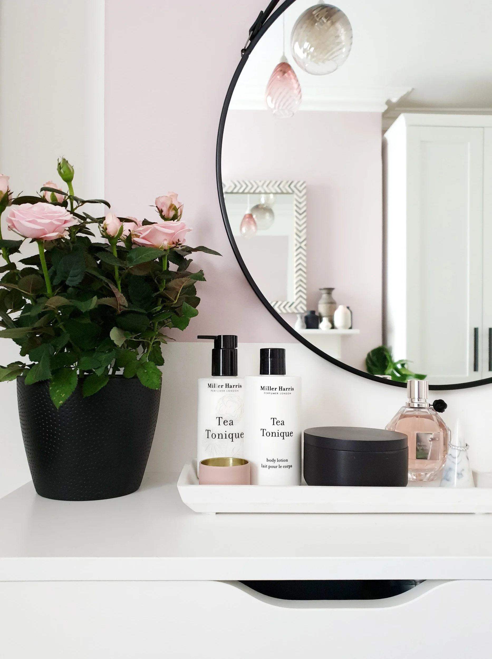 vanity-tray-close-up-blush.jpg