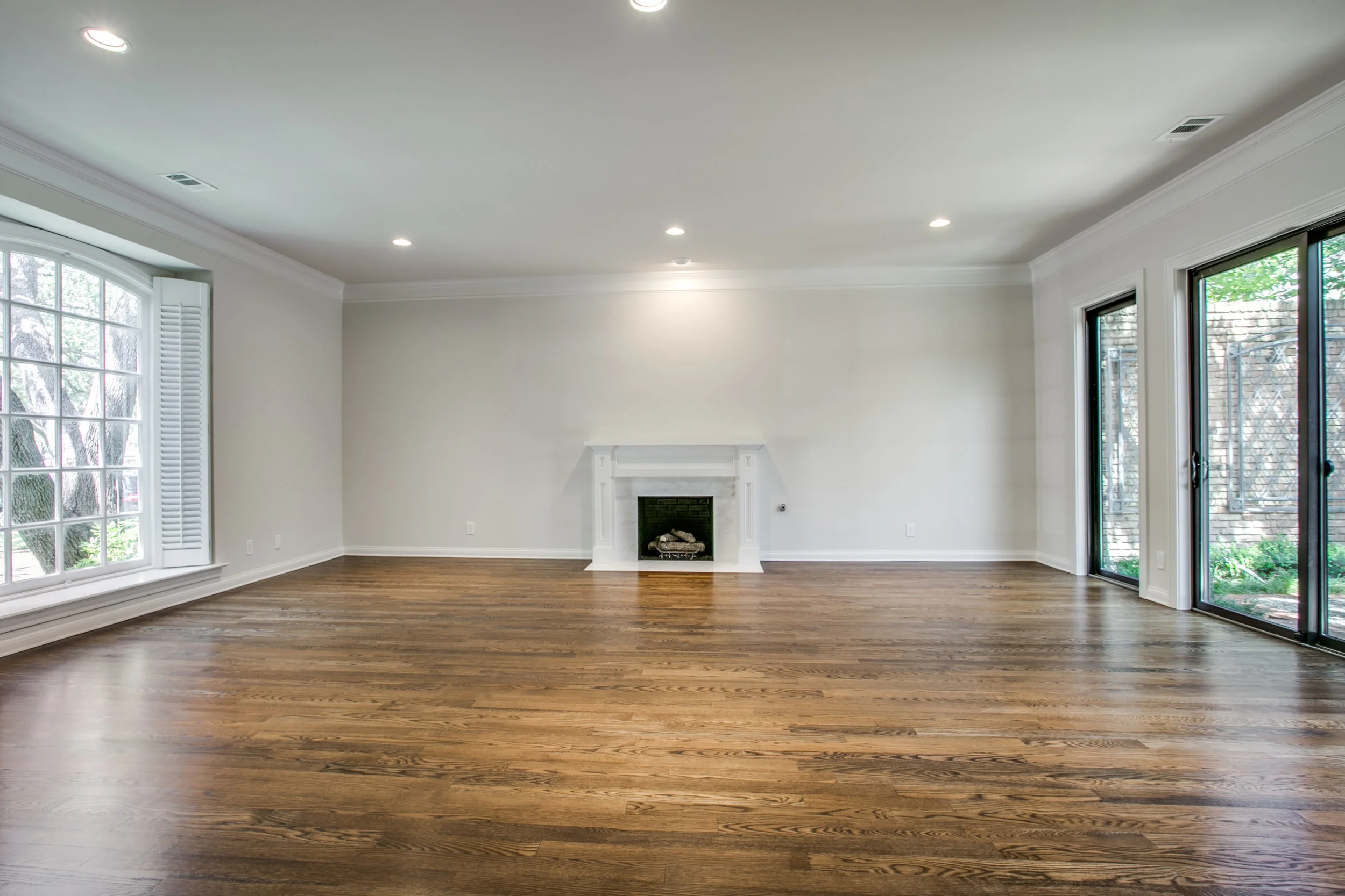 24-st-laurent-pl-dallas-tx-1-High-Res-2.jpg