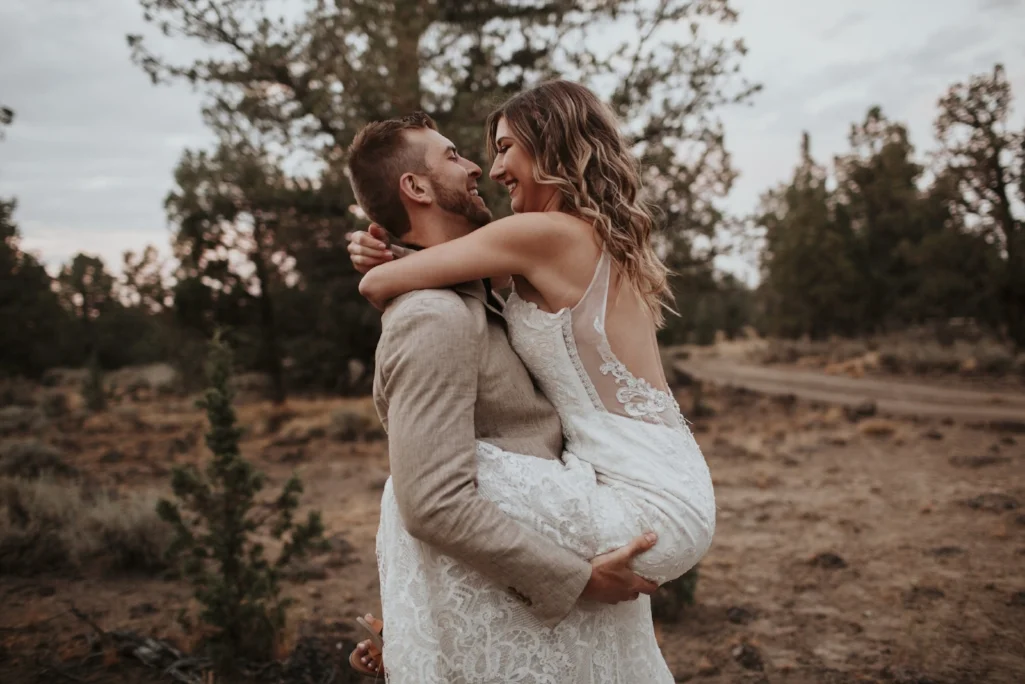 bend_oregon_boho_elopement_12.jpg