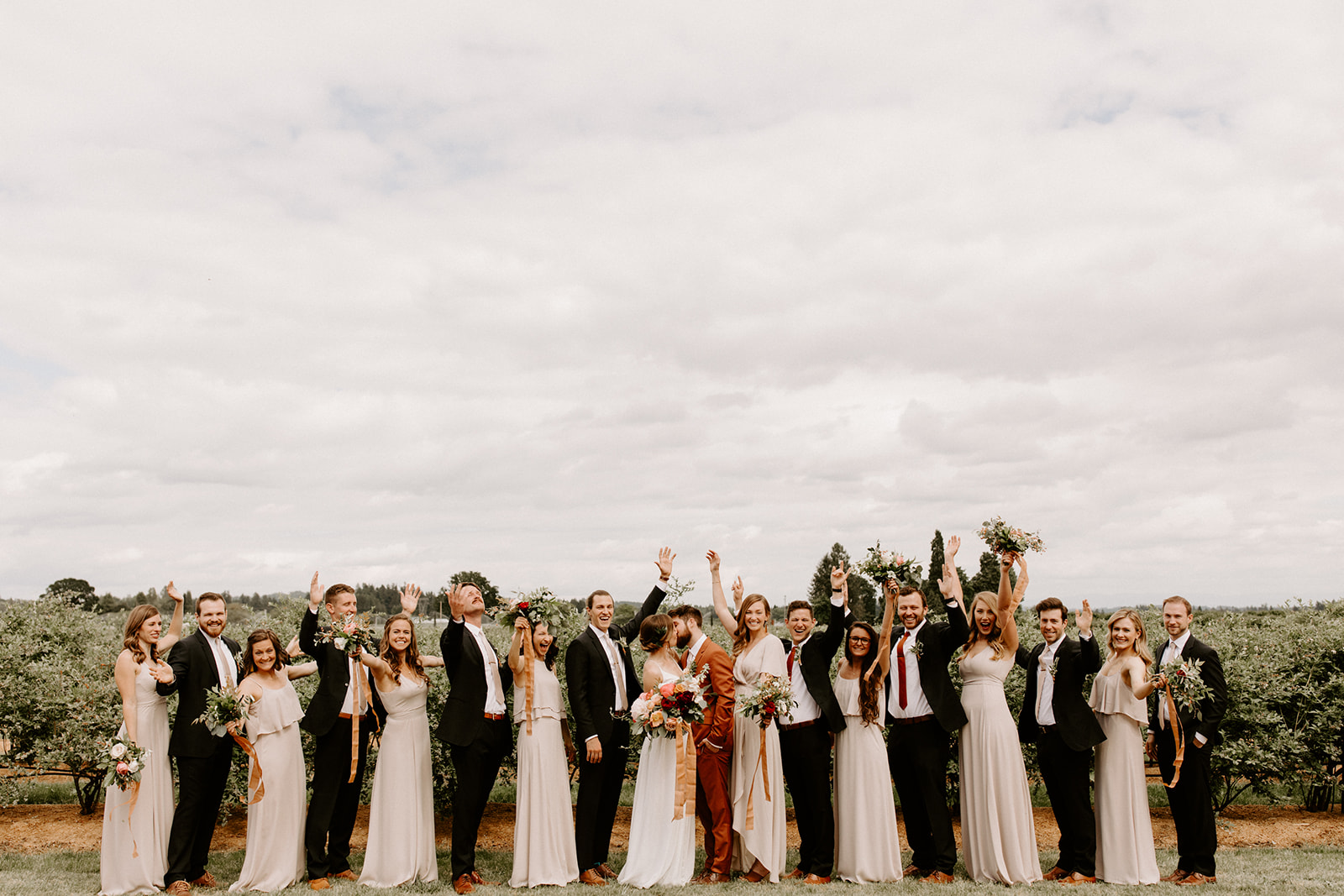 ButlerBarnPortlandOregonWeddingSarahandStephenDawnCharlesPhotographer-400.jpg