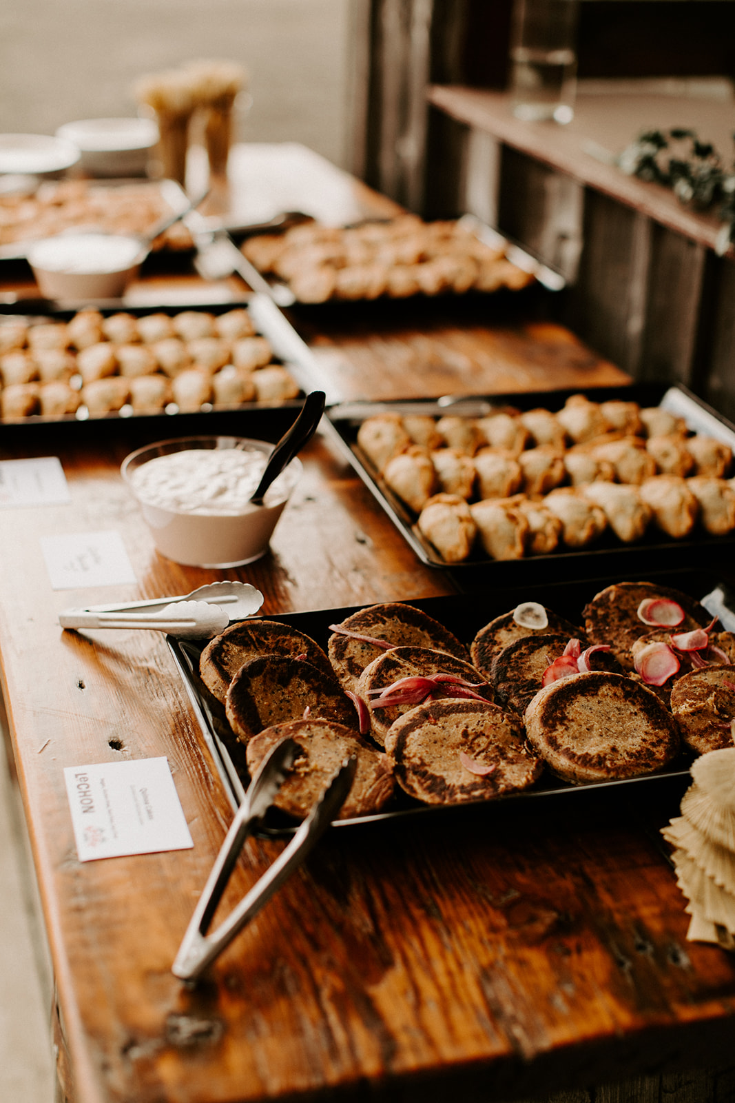ButlerBarnPortlandOregonWeddingSarahandStephenDawnCharlesPhotographer-798.jpg