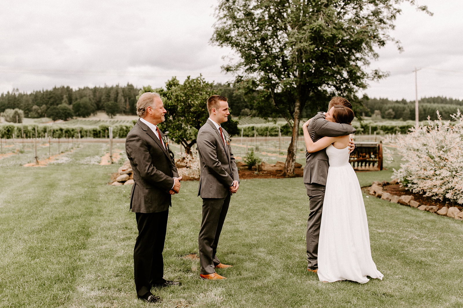 ButlerBarnPortlandOregonWeddingSarahandStephenDawnCharlesPhotographer-152.jpg