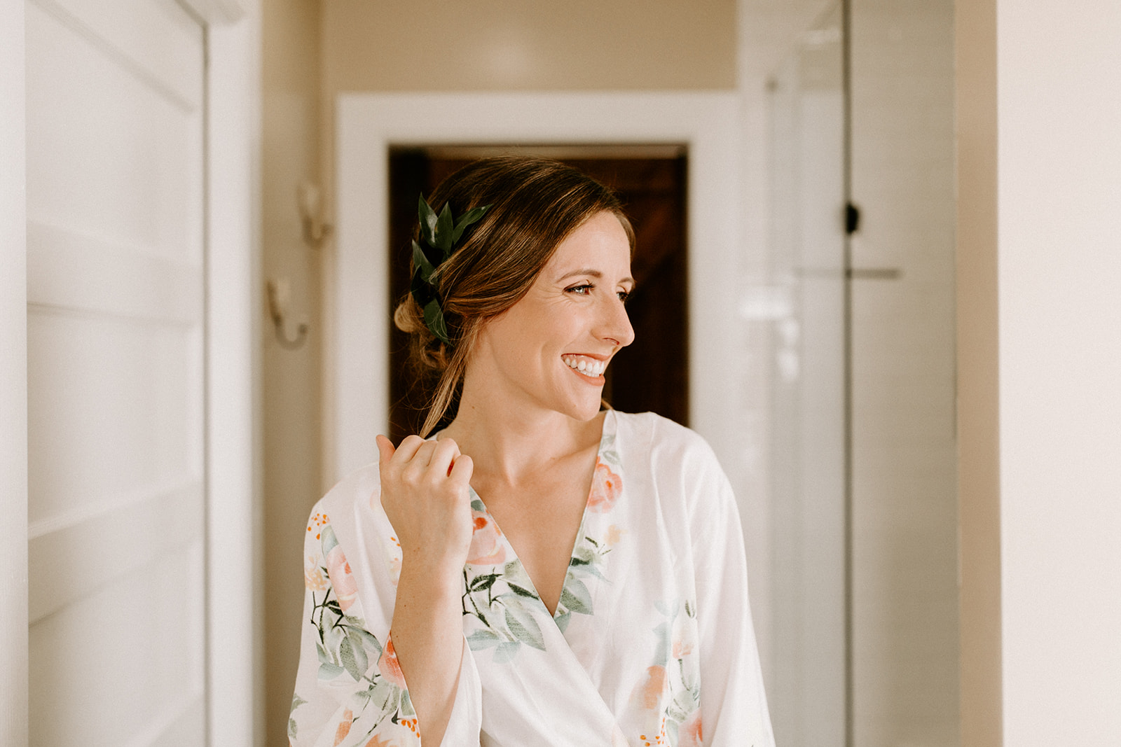 ButlerBarnPortlandOregonWeddingSarahandStephenDawnCharlesPhotographer-49.jpg