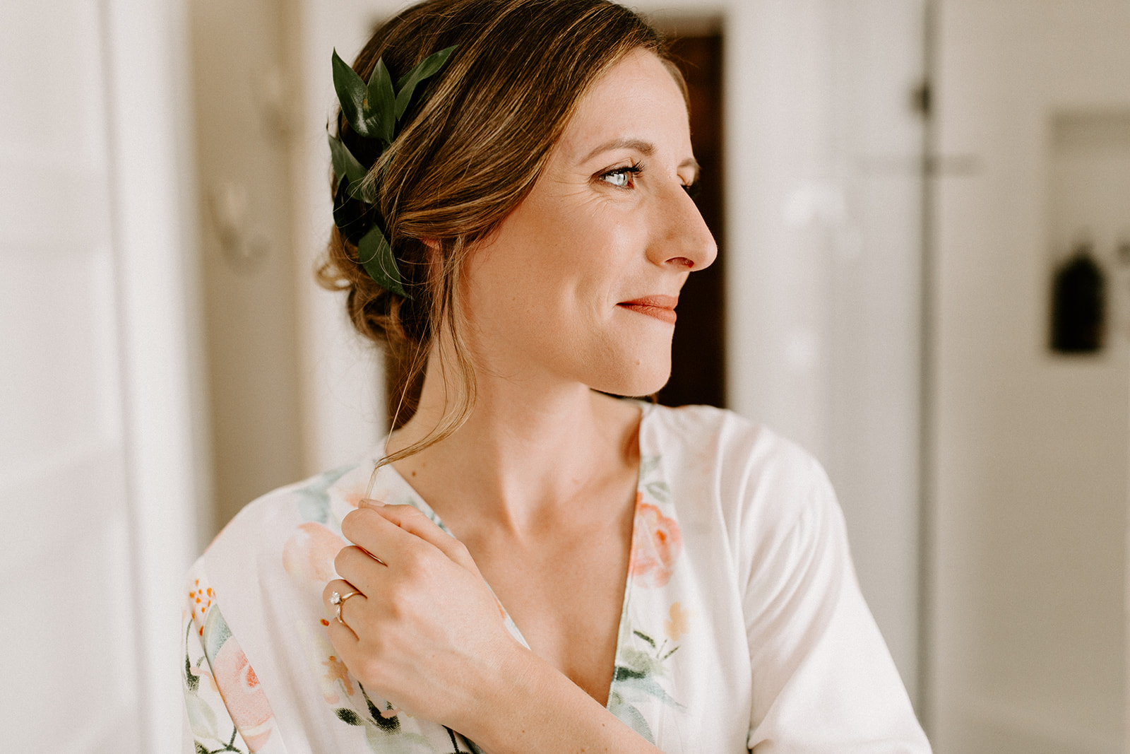 ButlerBarnPortlandOregonWeddingSarahandStephenDawnCharlesPhotographer-54.jpg