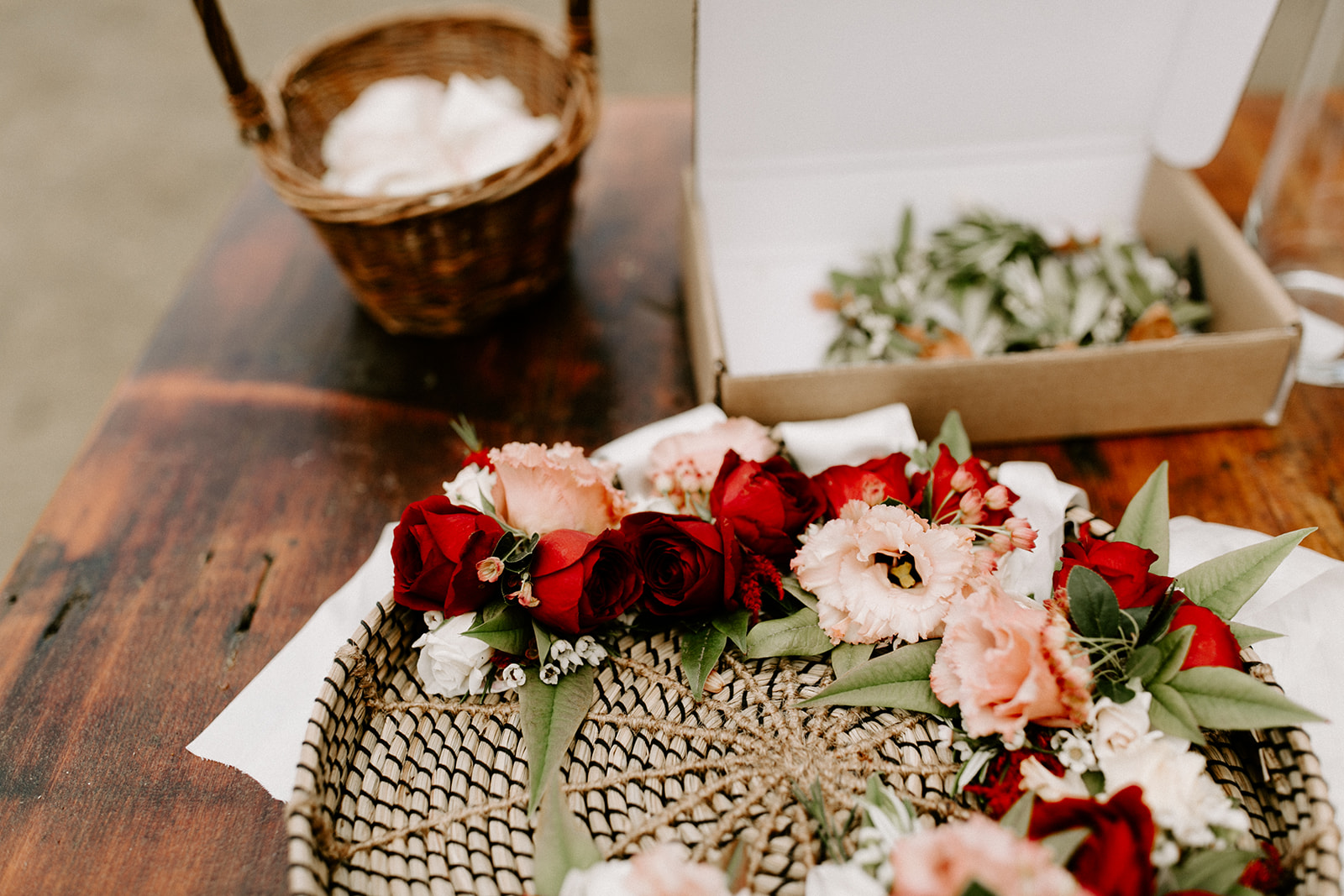 ButlerBarnPortlandOregonWeddingSarahandStephenDawnCharlesPhotographer-543.jpg