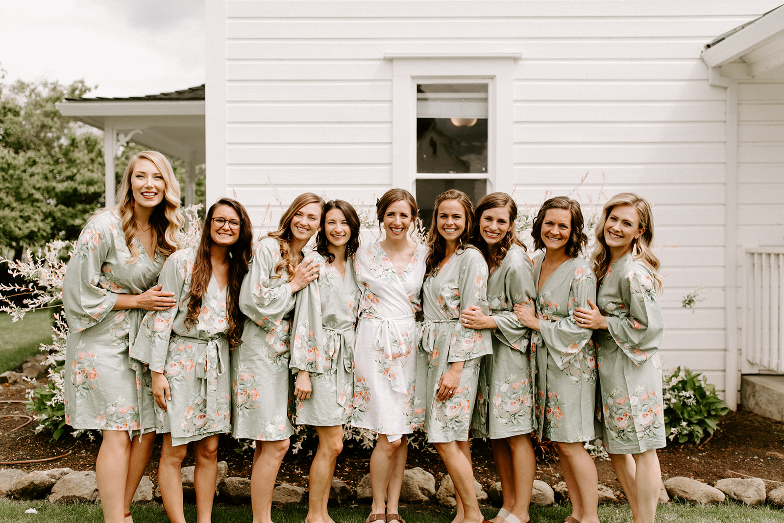 ButlerBarnPortlandOregonWeddingSarahandStephenDawnCharlesPhotographer-33.jpg