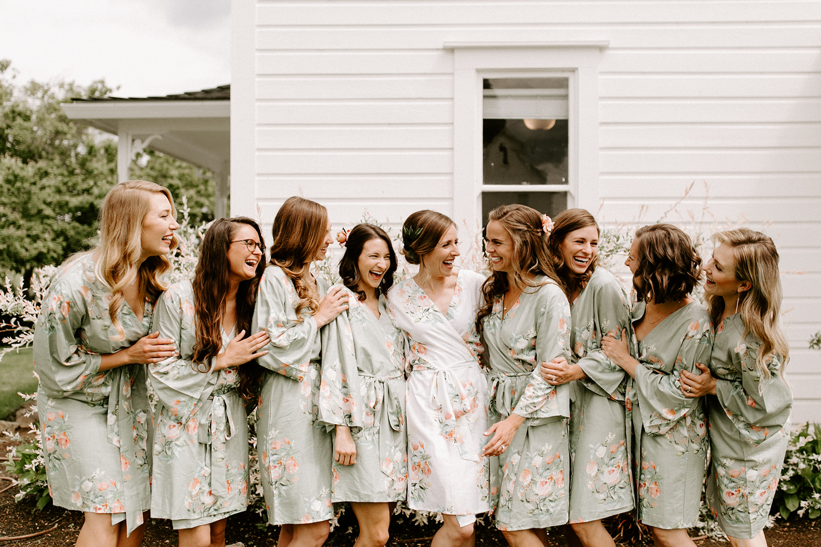 ButlerBarnPortlandOregonWeddingSarahandStephenDawnCharlesPhotographer-36.jpg