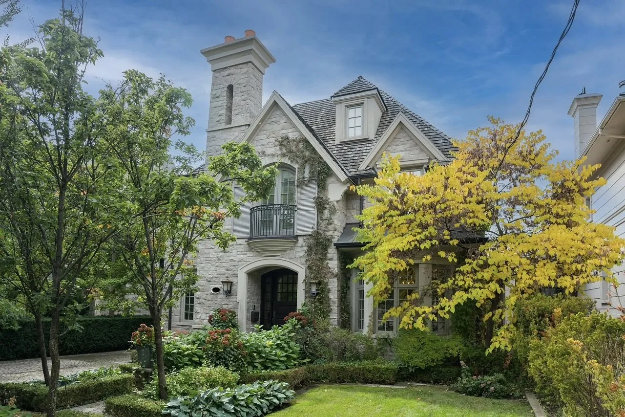 Online Sale of a Luxury Forest Hill Home