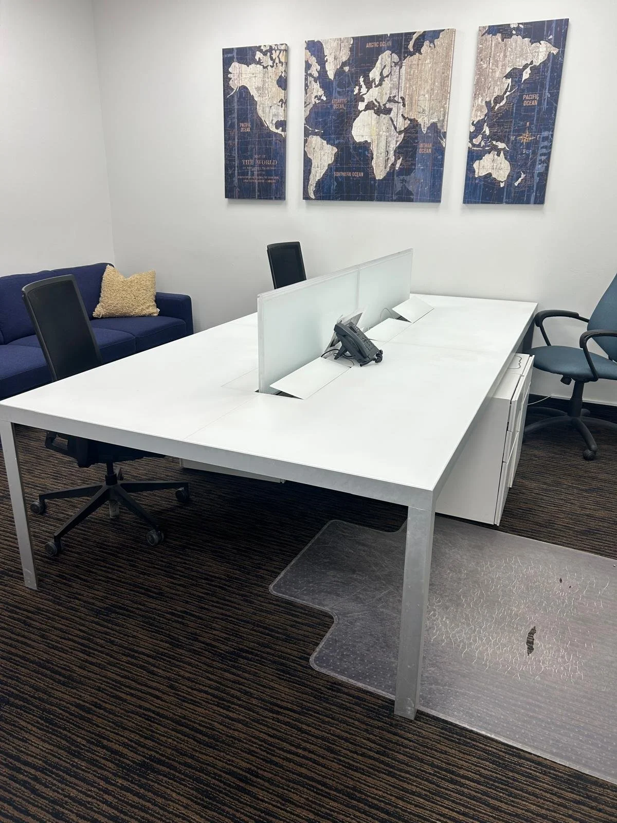 2 x Ital Interiors White Workstation (Seats 4)