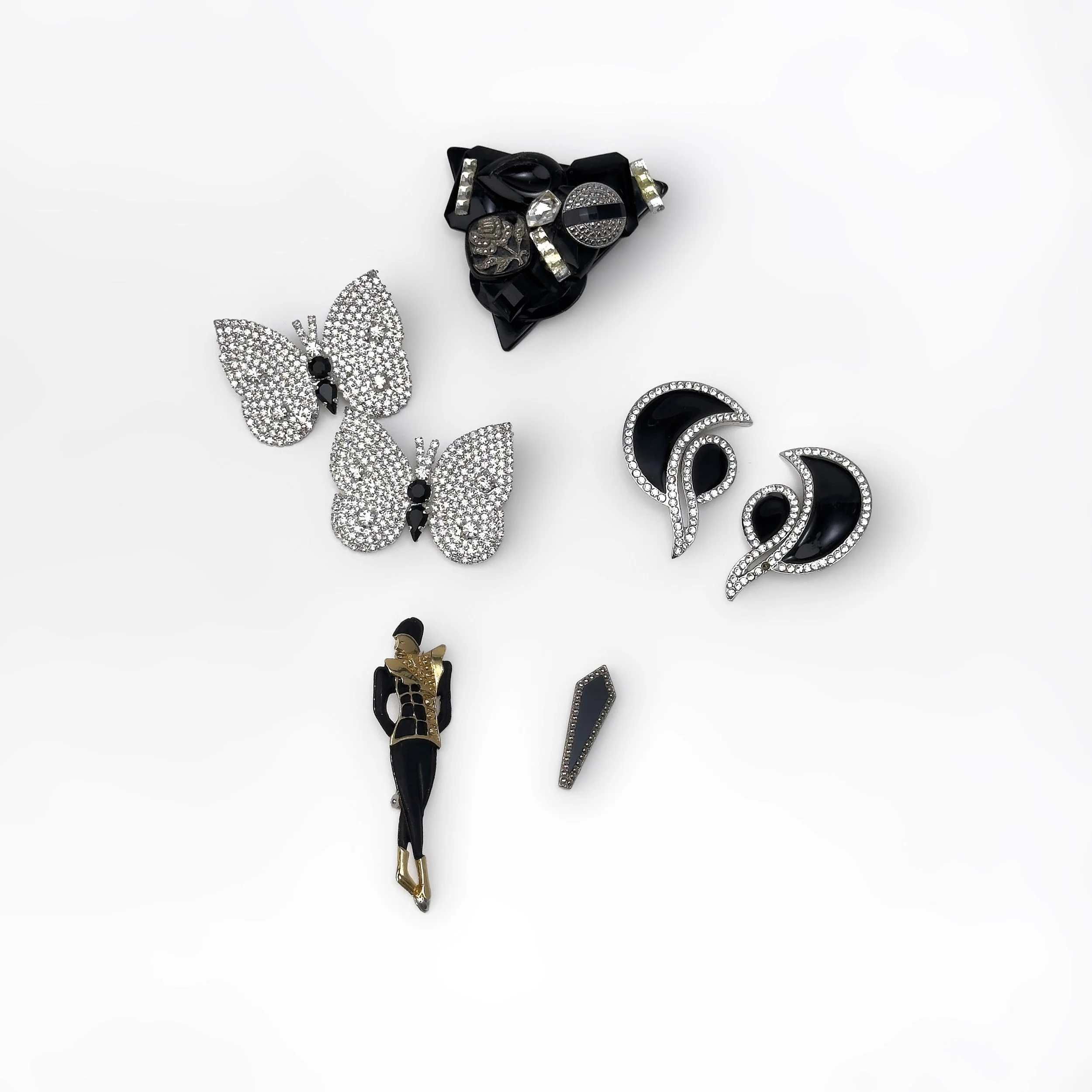 6 Piece Group of Costume Jewellery