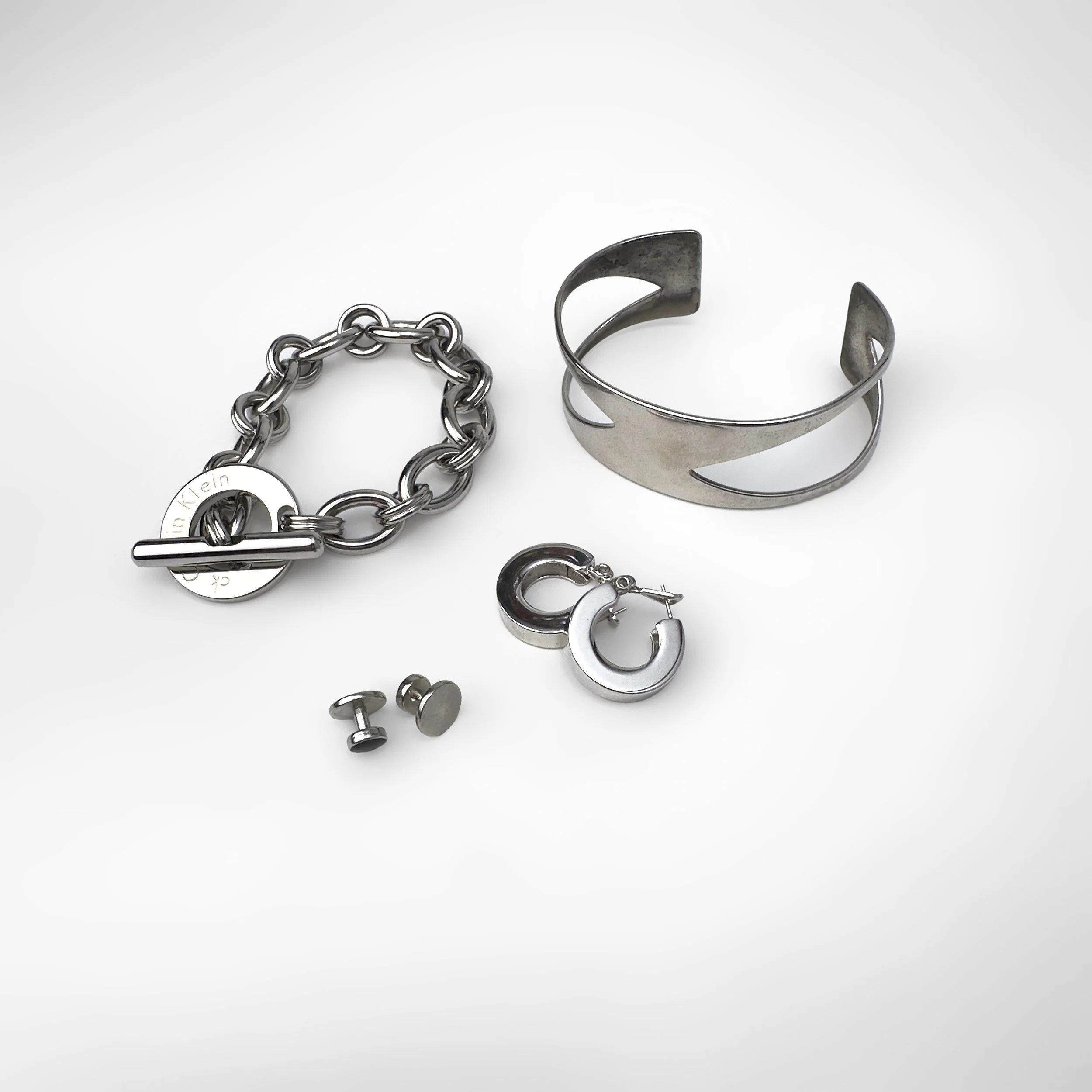 6 Piece Group of Costume Jewellery