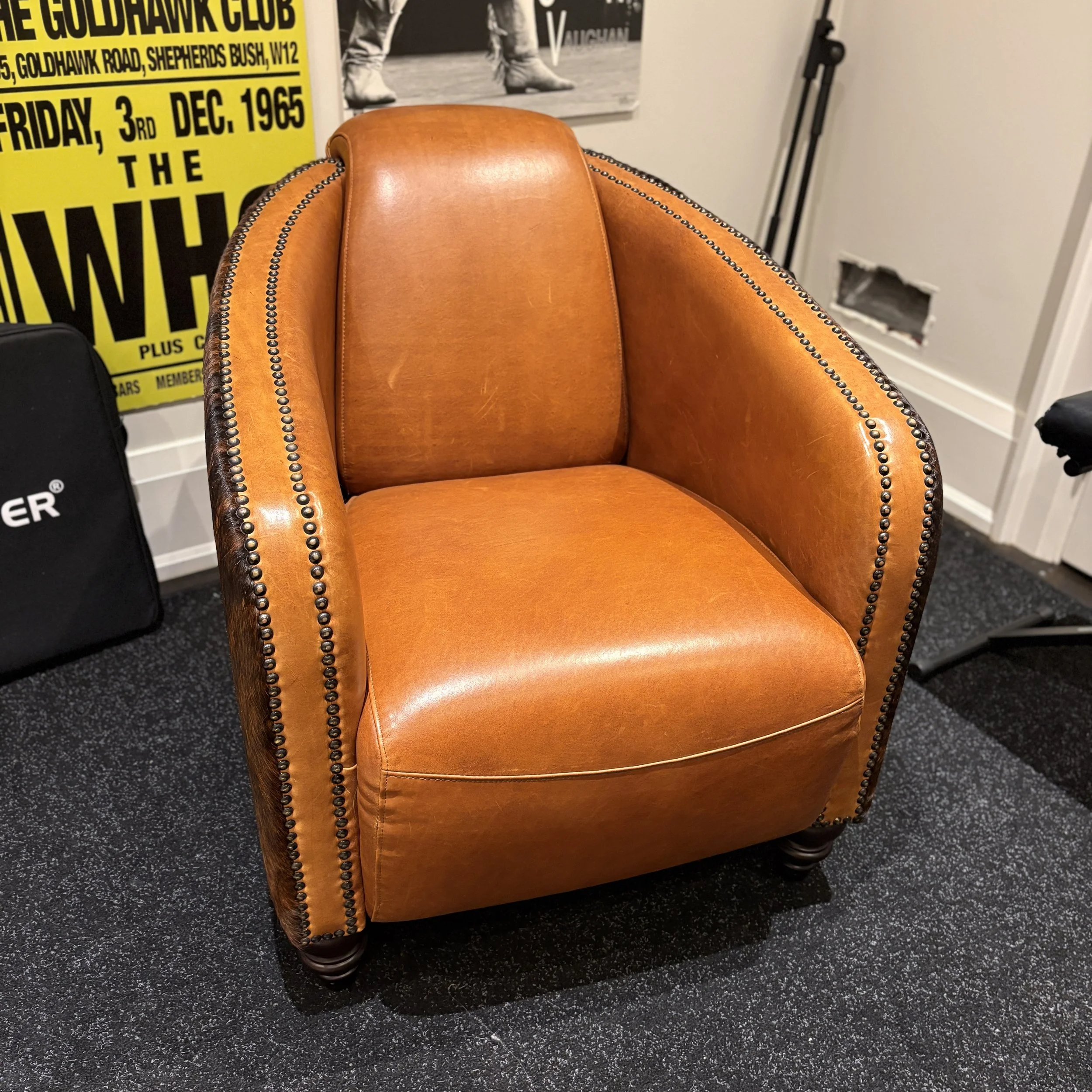 Contemporary Tub Accent Chair