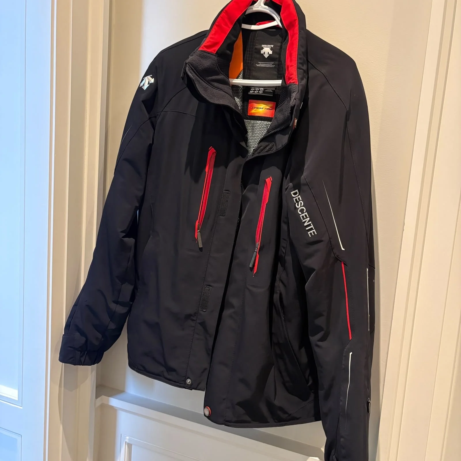 Descente Black Ski Jacket