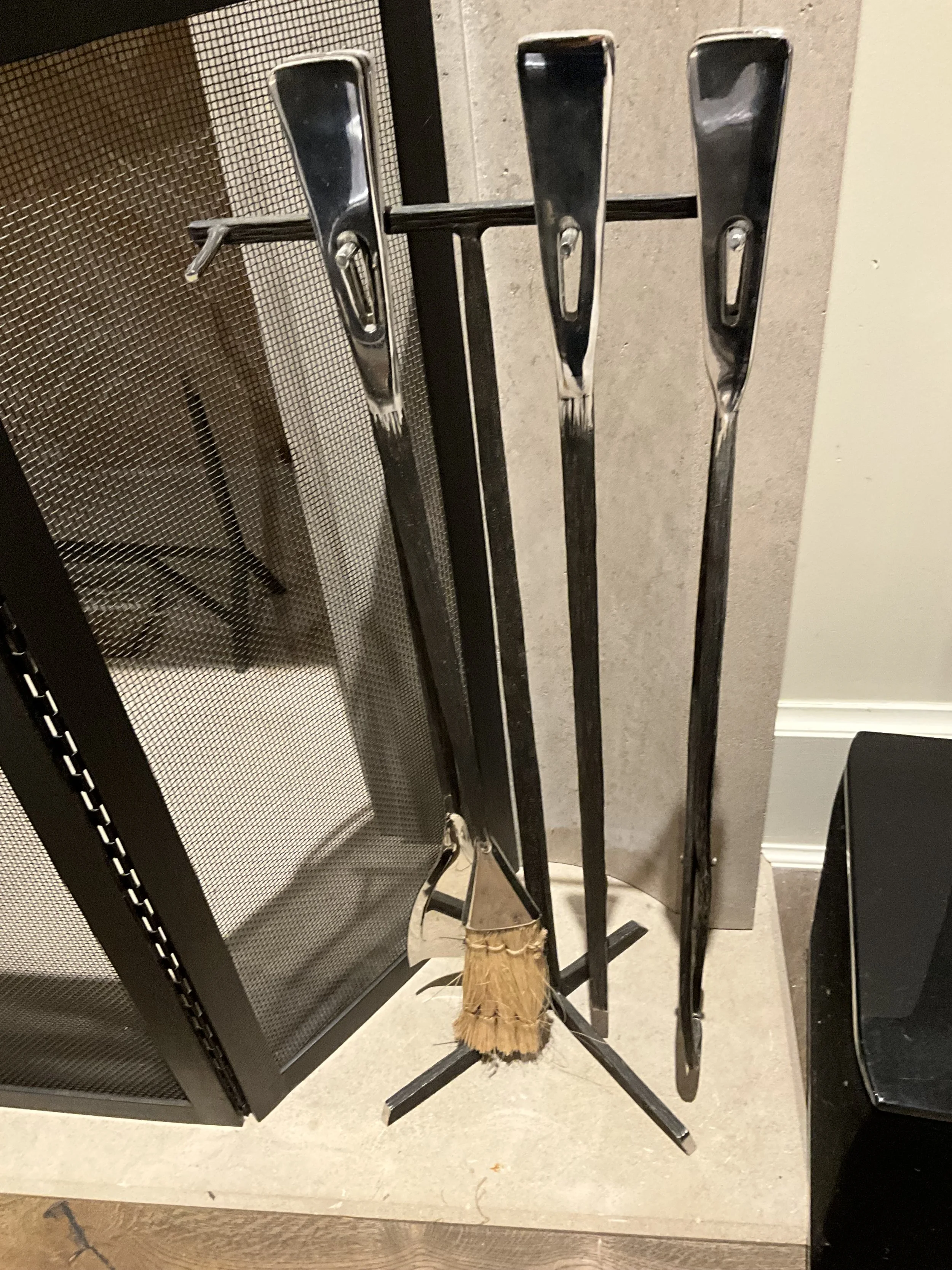 Modern Fireplace Tool Set — Le Grotte
