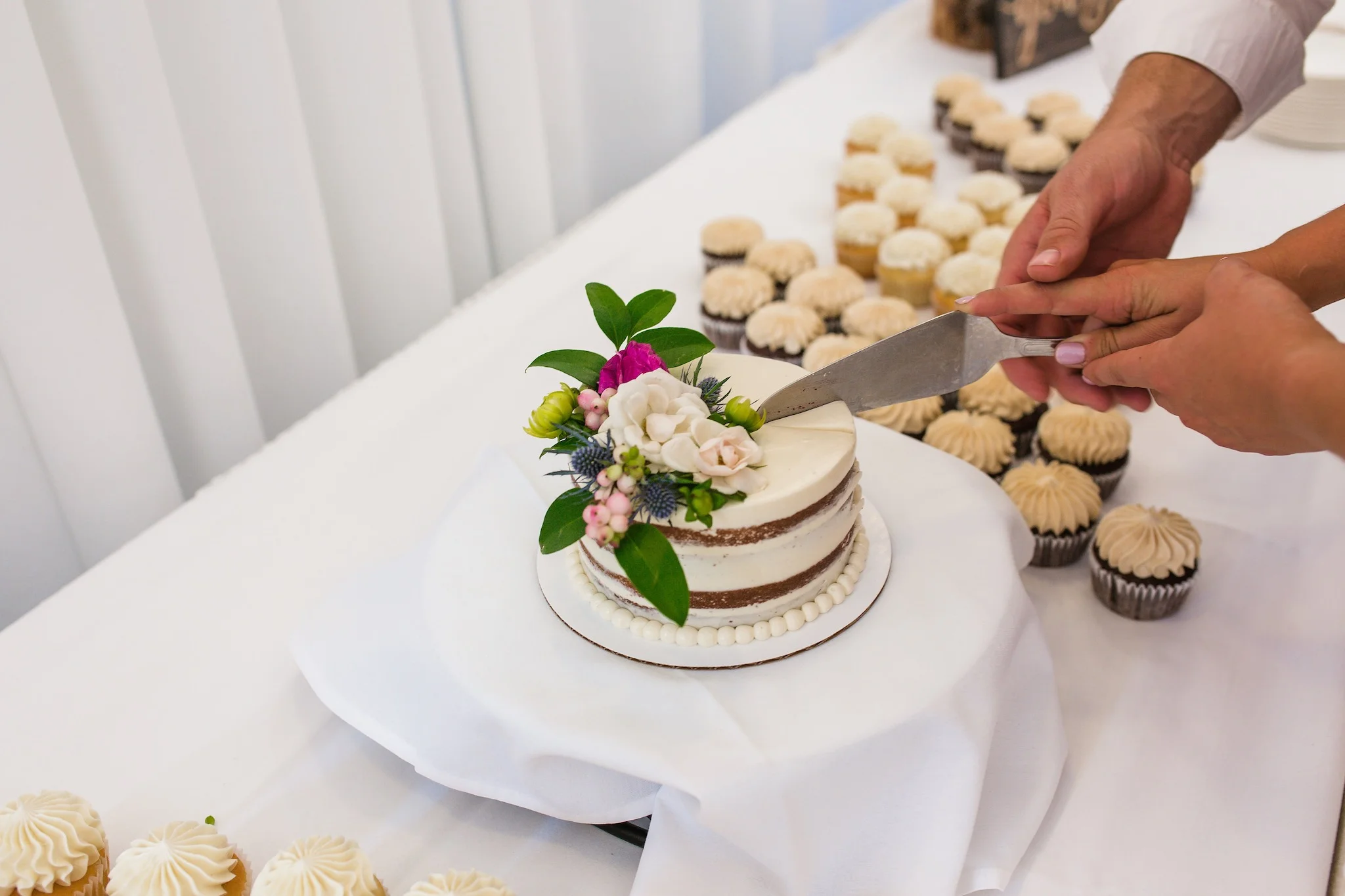 Glacier National Park Wedding Cakes.jpg