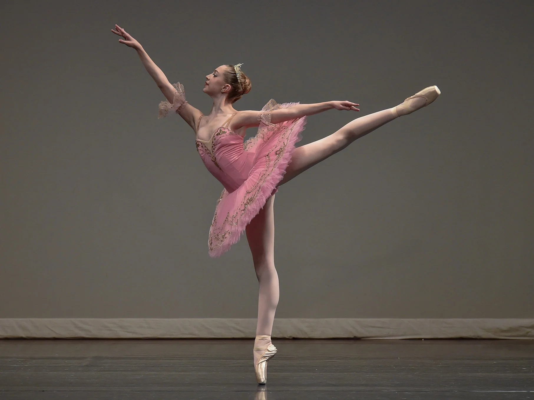 Lucy Hassmann was recognized as the Youth America Grand Prix Winner at the YAGP Chicago Regional Competition in 2018. Lucy was also the first female dancer from San Antonio to be invited to represent the United States in the International Ballet Competition USA in Jackson Mississippi in June 2018. Lucy was also personally invited, along with DCSA dancer Mackenzie Kirsch to compete in the Vaganova Prix 2018.