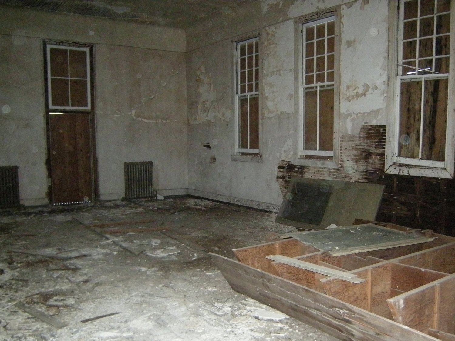 Room 210: men's ward (European) in 2003