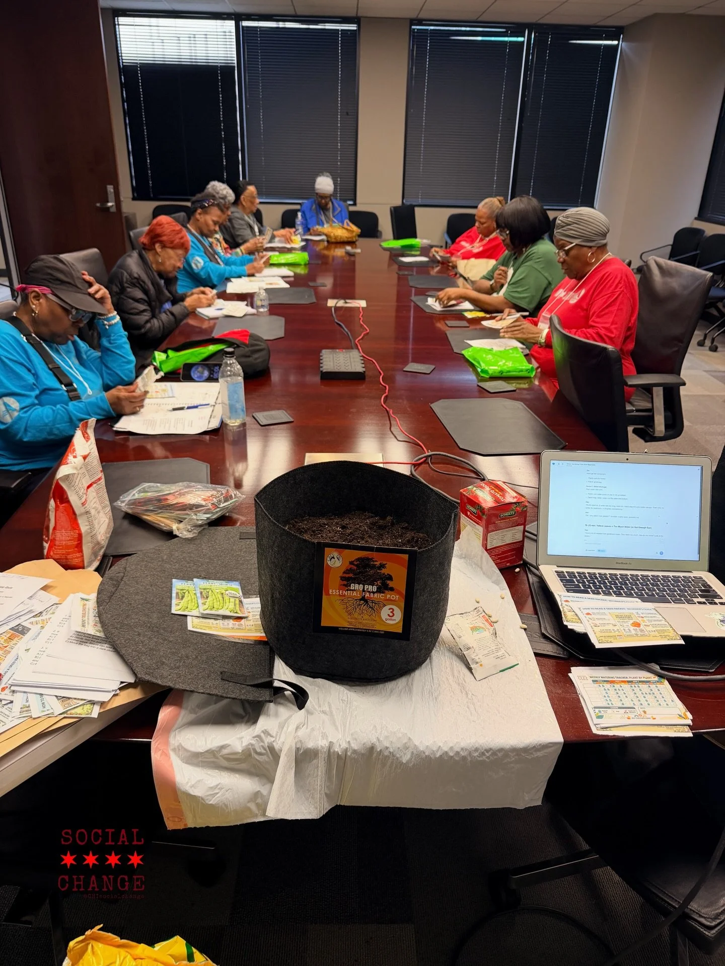 Most people walked in unsure about urban gardening&hellip; and left knowing exactly how to do it 🌱

At our workshop with AmeriCorps Seniors, led by Jess, our Director of Rural and Urban Affairs, we kicked things off with a quick pre-quiz and many di