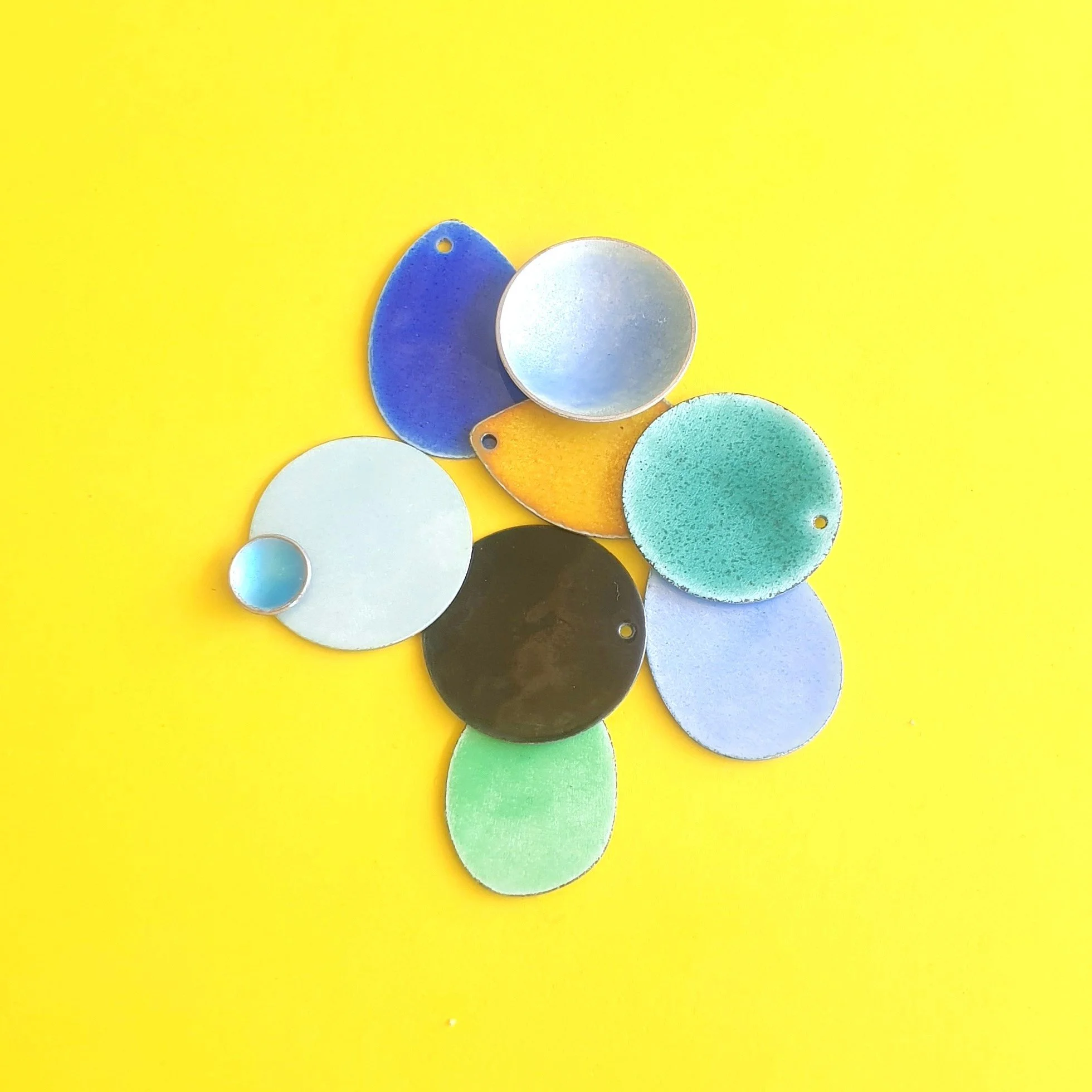 DE L'ÉMAIL AU BIJOU forme libre