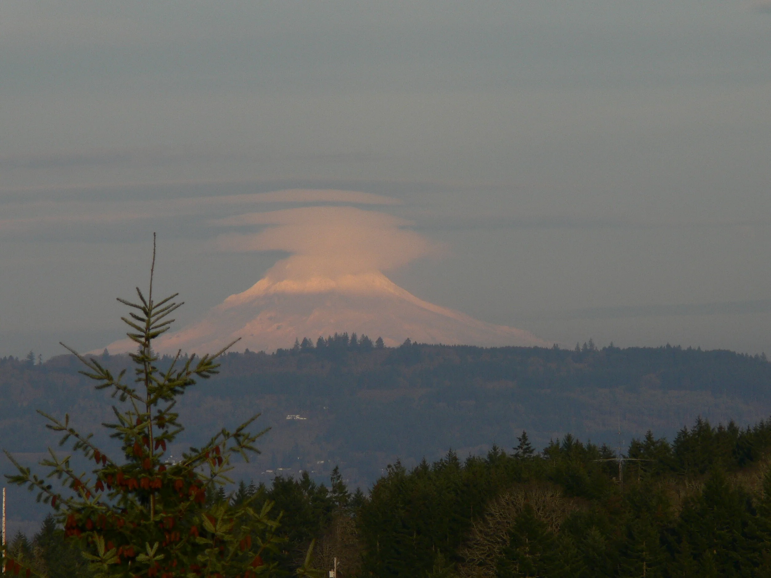 Hood Lenticular Cloud.JPG