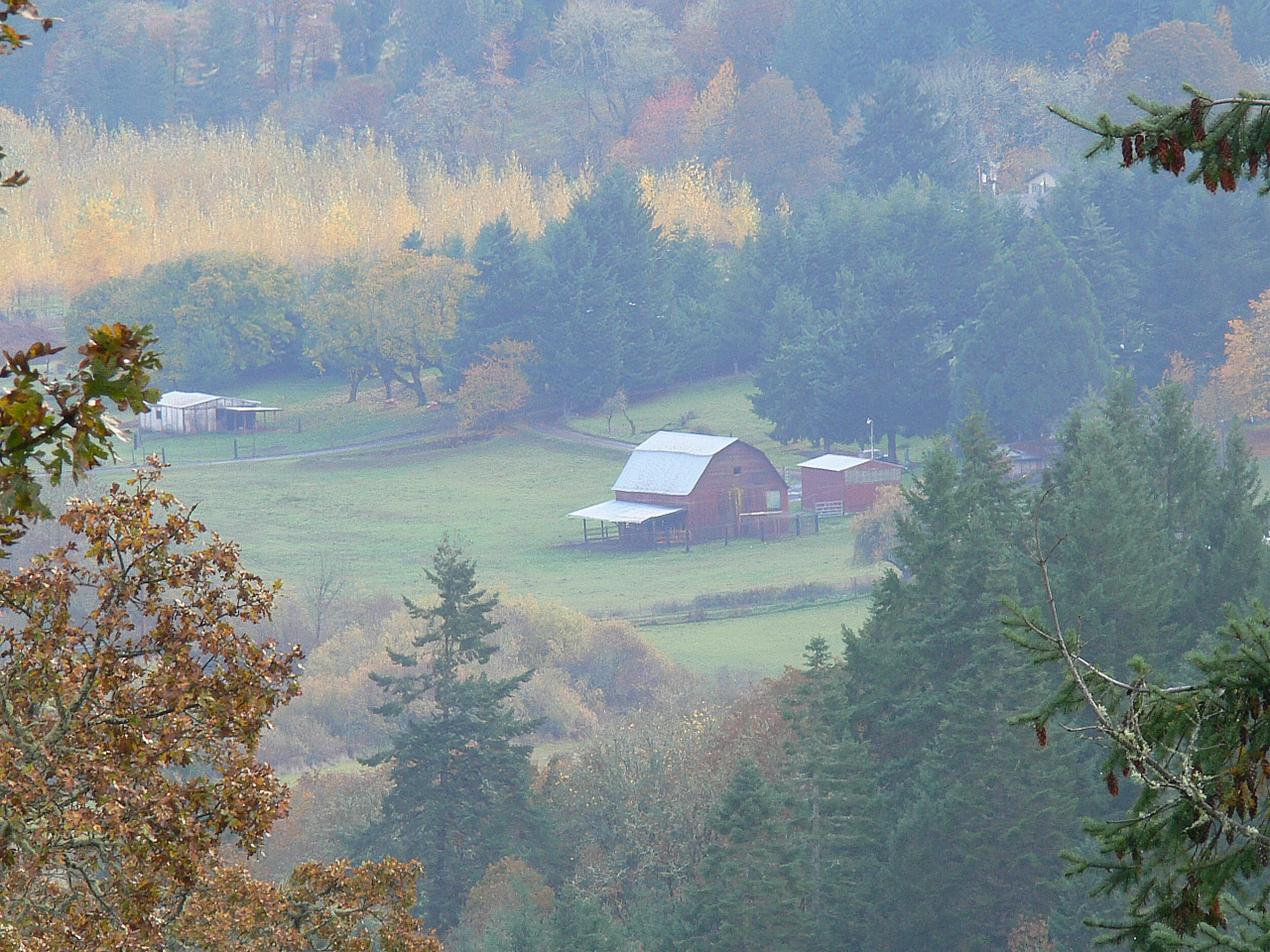 Valle Barn Fall2.jpg