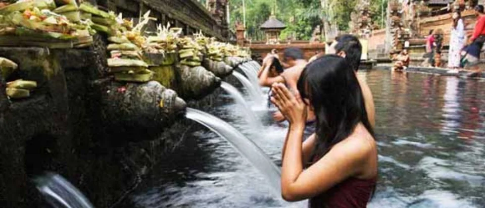 Tirta-Empul-Temple-Ubud-Bali.jpg