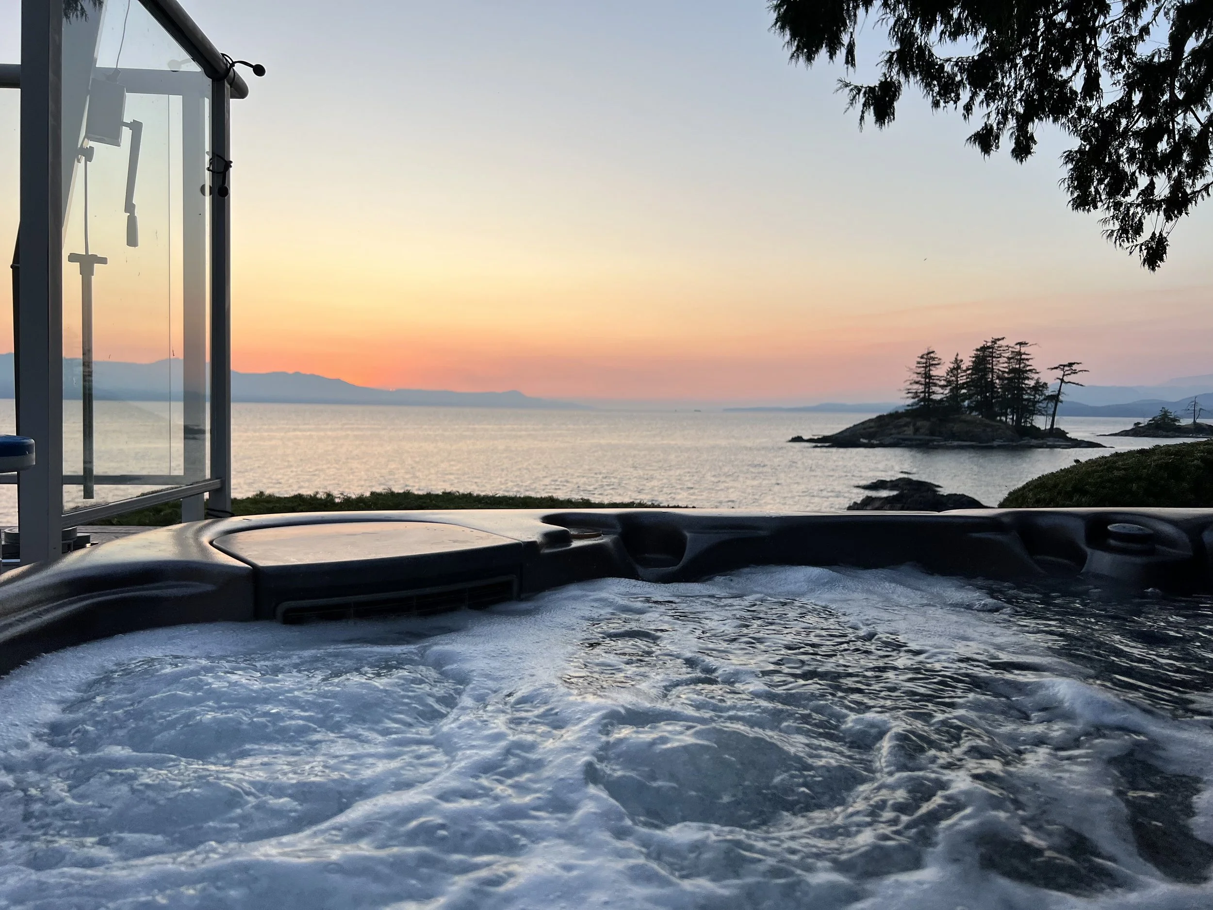 Hot Tub at Villa Sol.jpeg
