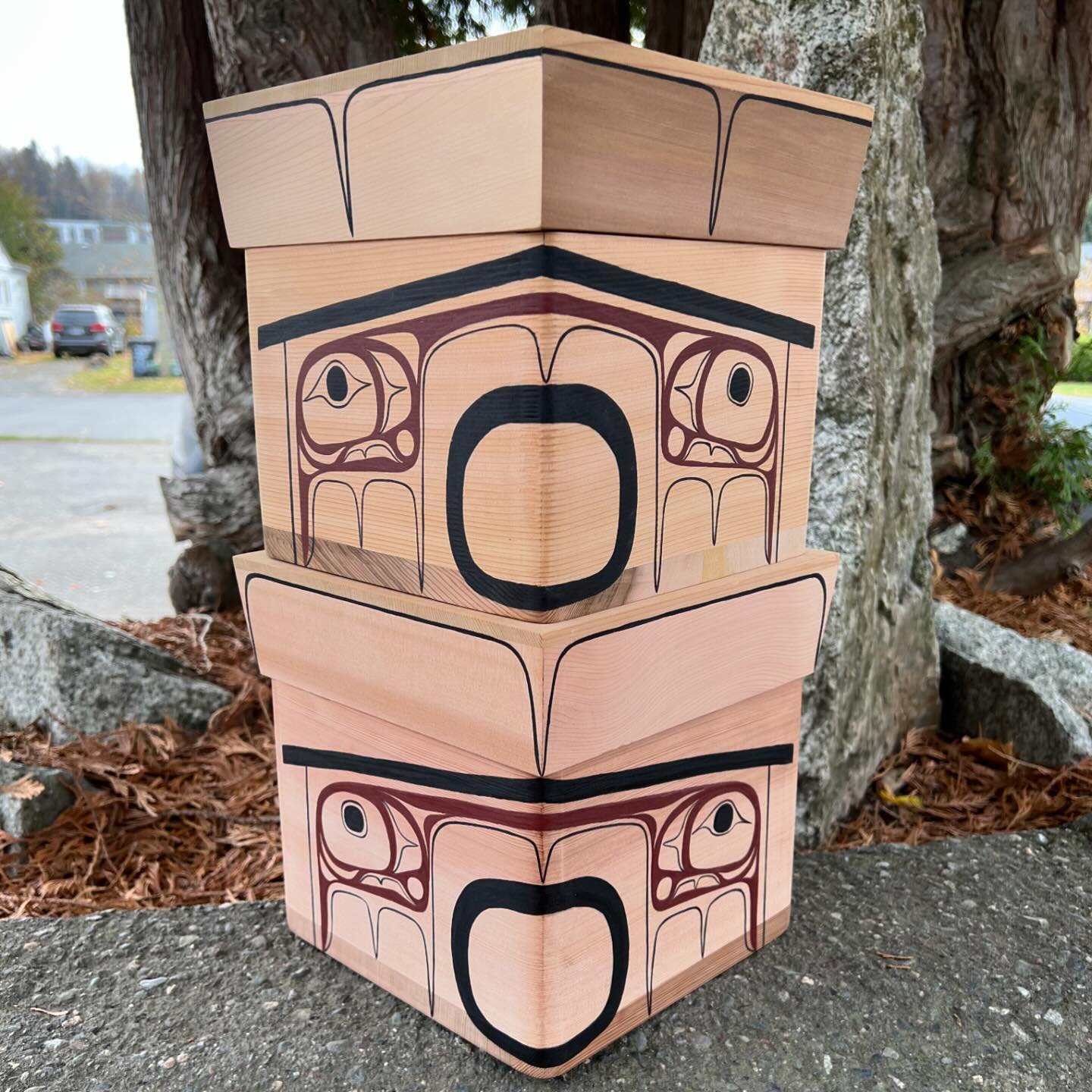 Long house design on a cedar bentwood boxes to represent community togetherness, celebrating the skills needed to build community 🤎 

I love painting on these boxes, I get excited every time I&rsquo;m asked to do so. 
By the way I did NOT make these