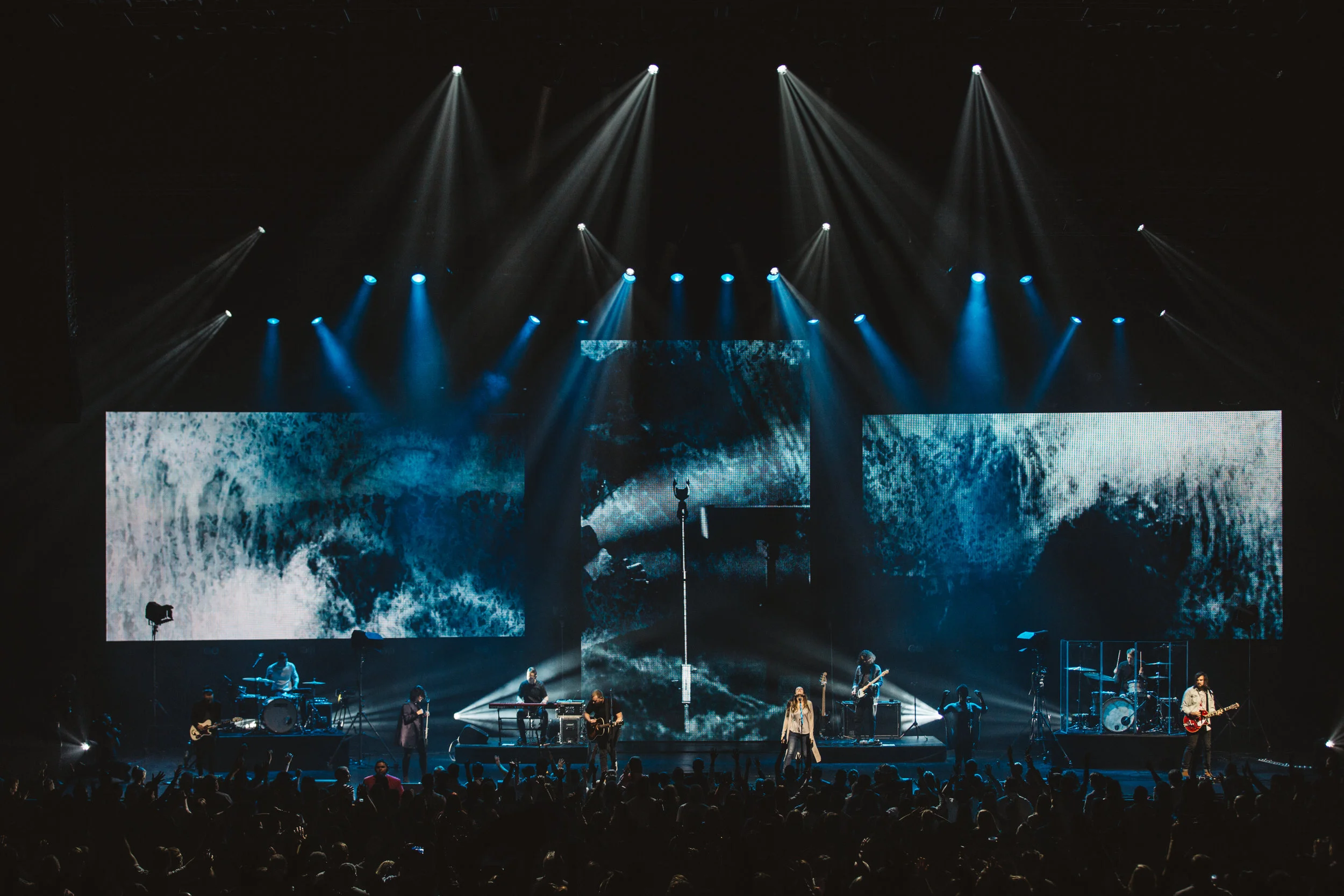 hc-daytwo-worship-28.jpg