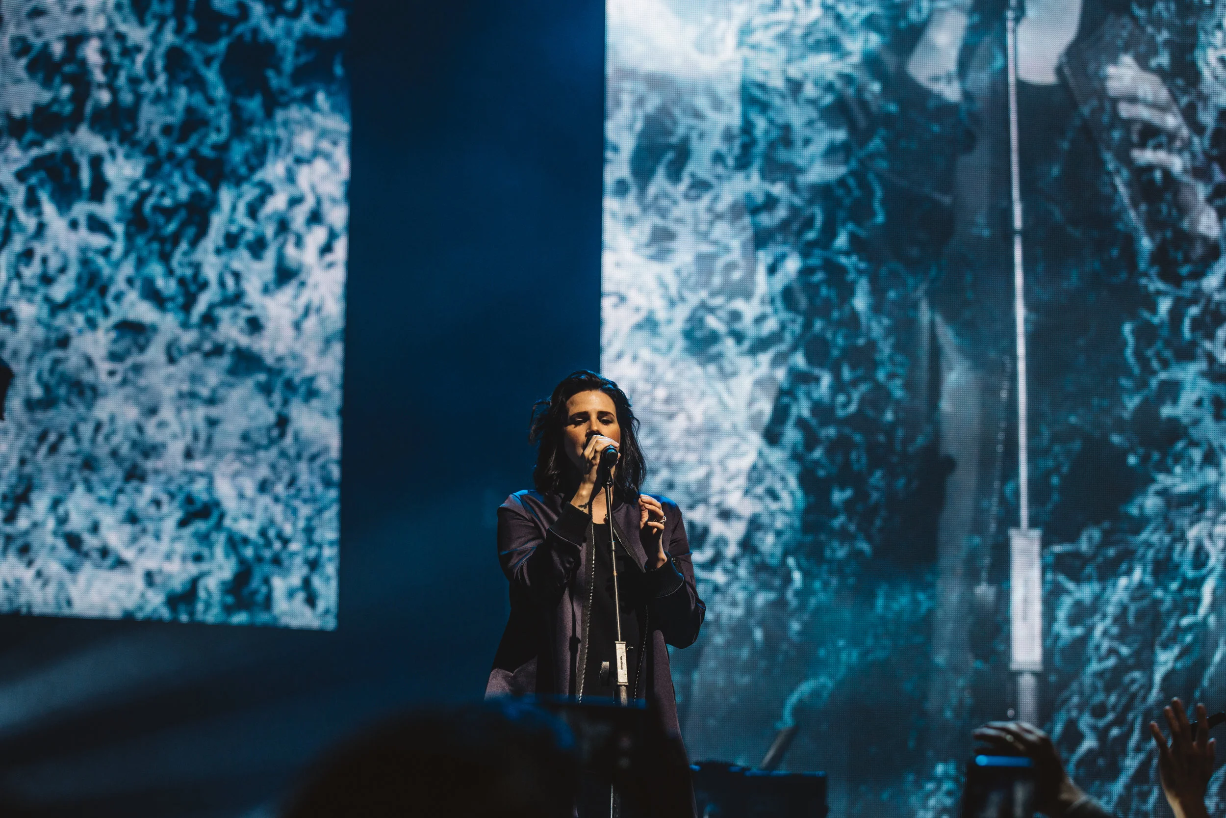 hc-daytwo-worship-32.jpg