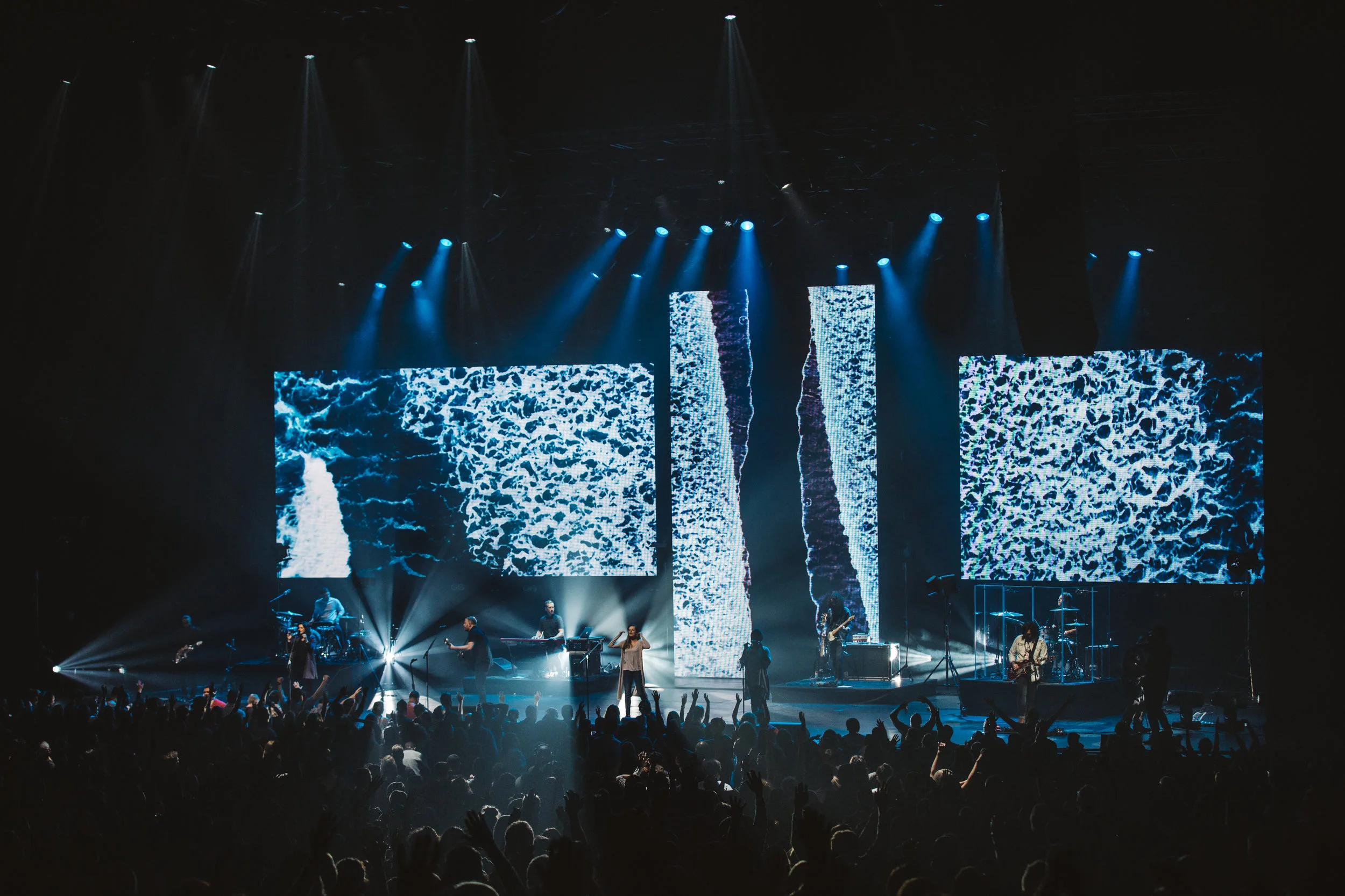 hc-daytwo-worship-42.jpg