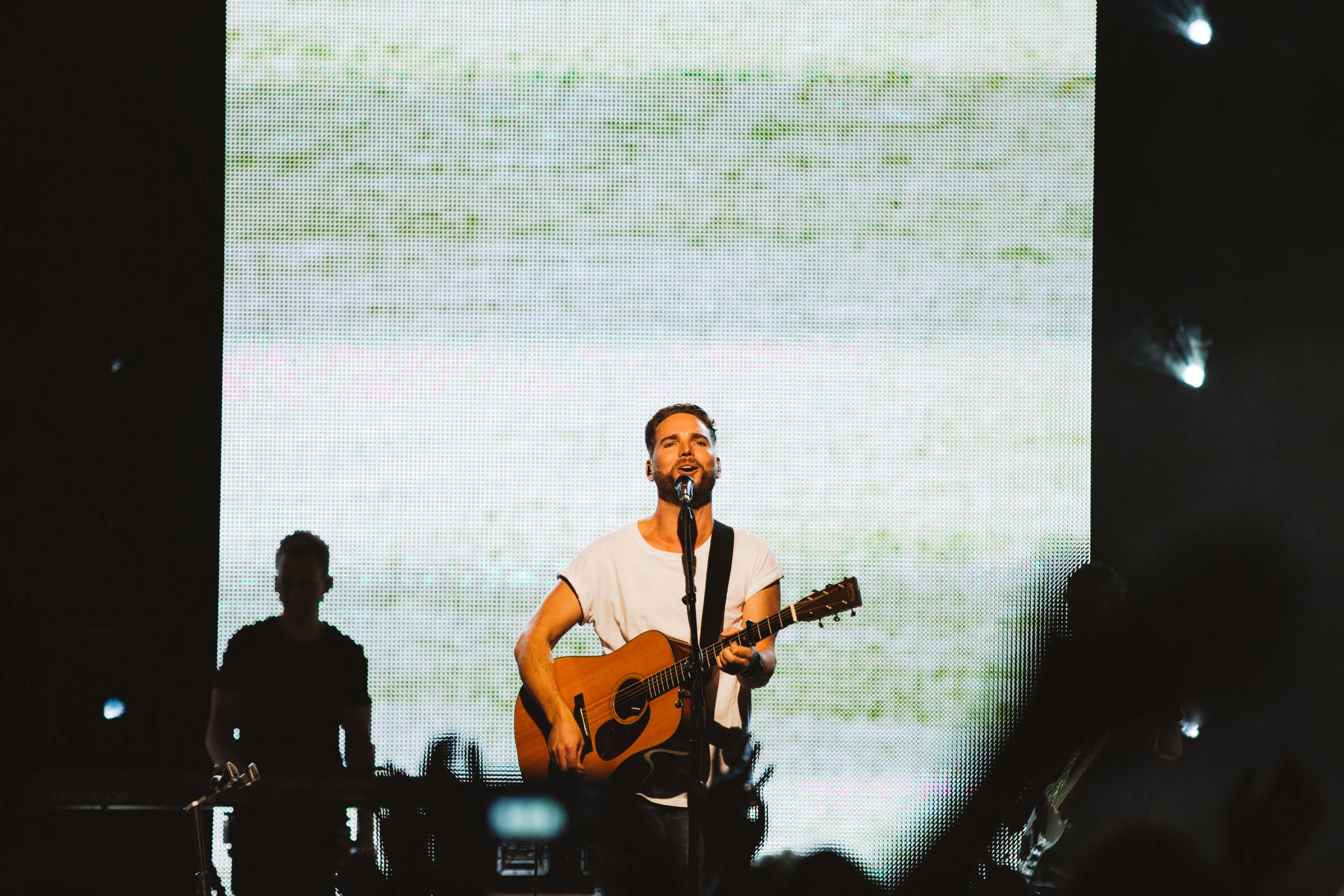 week1-tuesday-session1-worship-jp-36.jpg