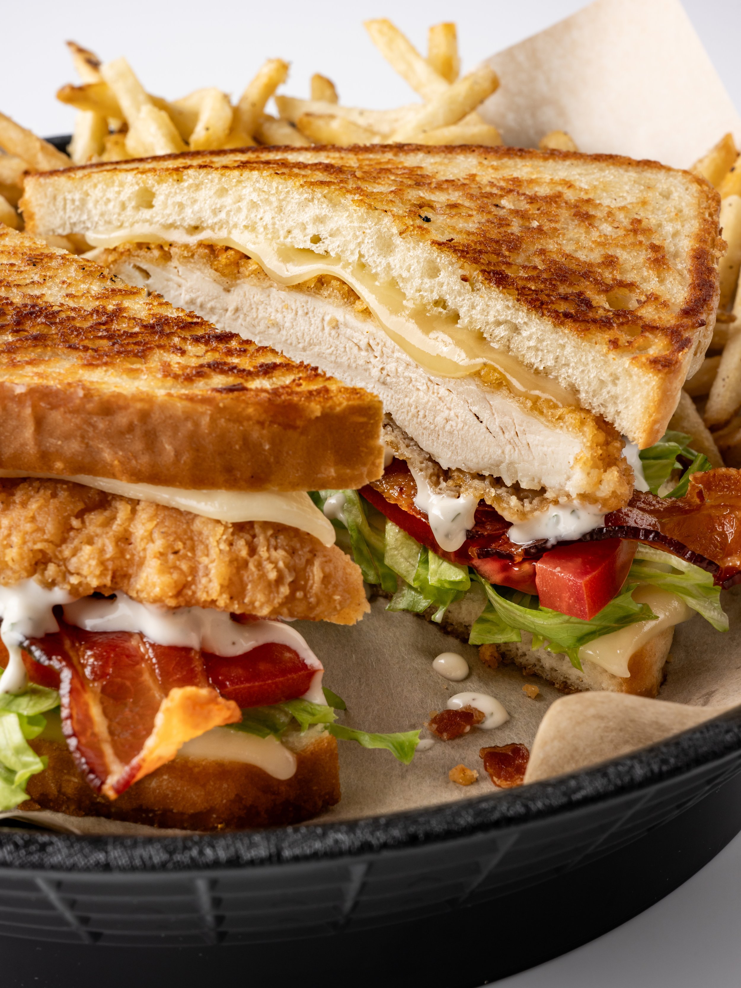 2026_07_16_DENNYS_M5_MENU_CRISPY_CHICKEN_BACON_RANCH_ON_WHITE_042_*.jpg