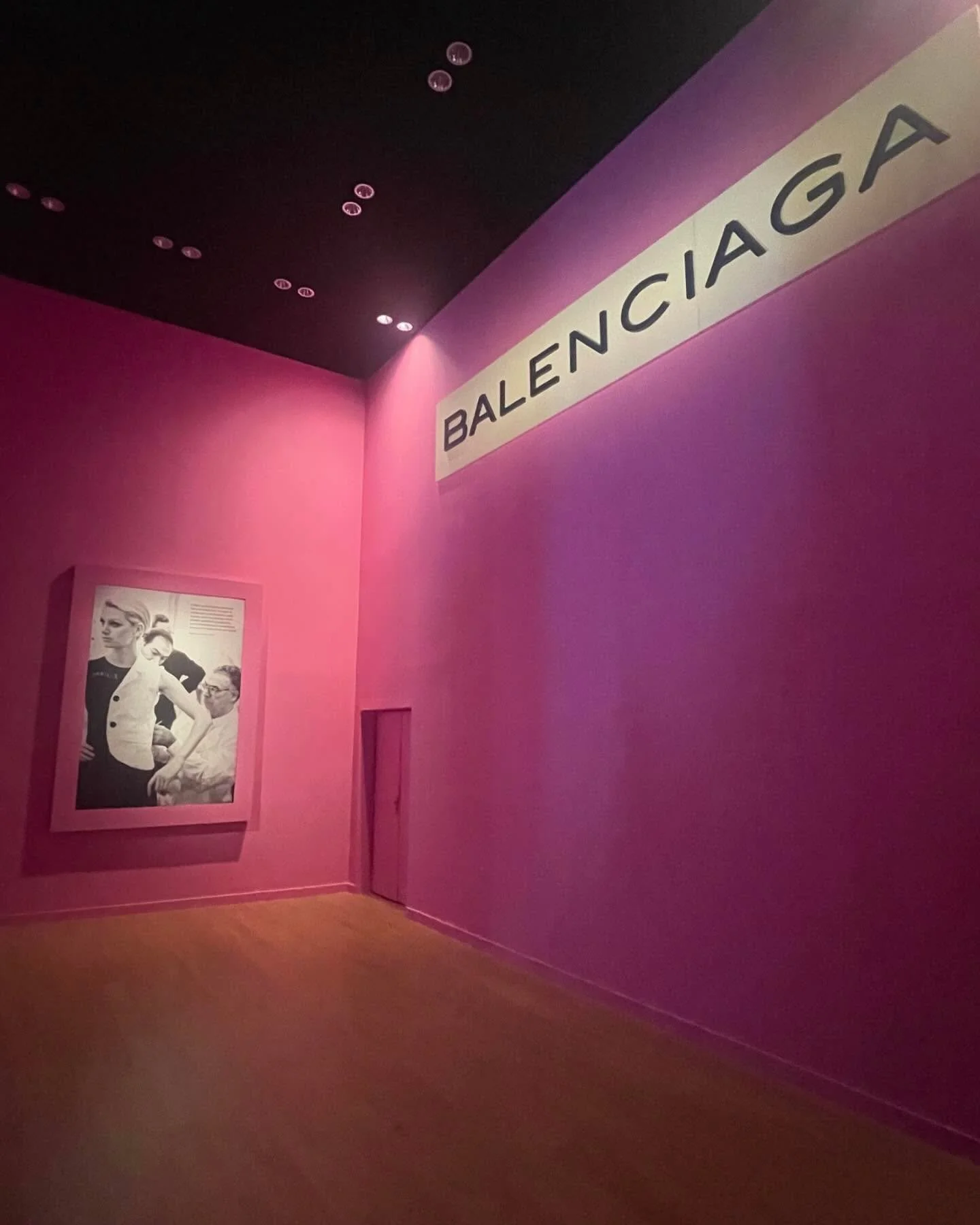 This Is Just to Say

I have gone to
the birthplace
of Balenciaga

on a promintory
by the sea
in the heart of
Euskadi

Forgive me
for the length
me conmovi&oacute; hasta
las l&aacute;grimas

#scriboergosum #iwritethereforeiam #artfulambitions #illtake