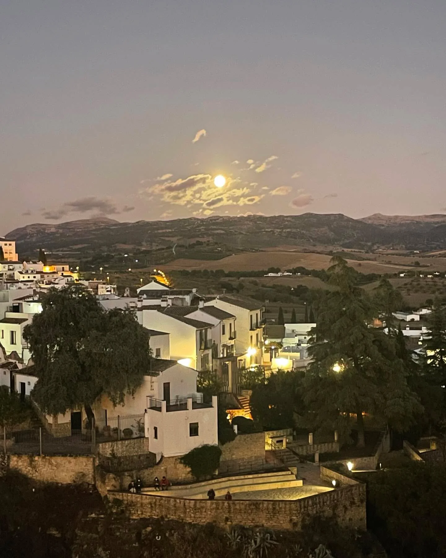 La superluna sobre Ronda