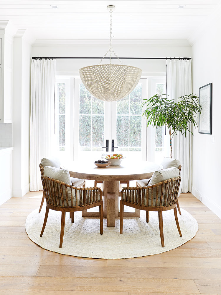 Beautiful breakfast nook idea for cozy kitchen dining with woven pendant light and wishbone chairs - Pure Salt Interiors #dining #breakfastnook #kitchennook #nook