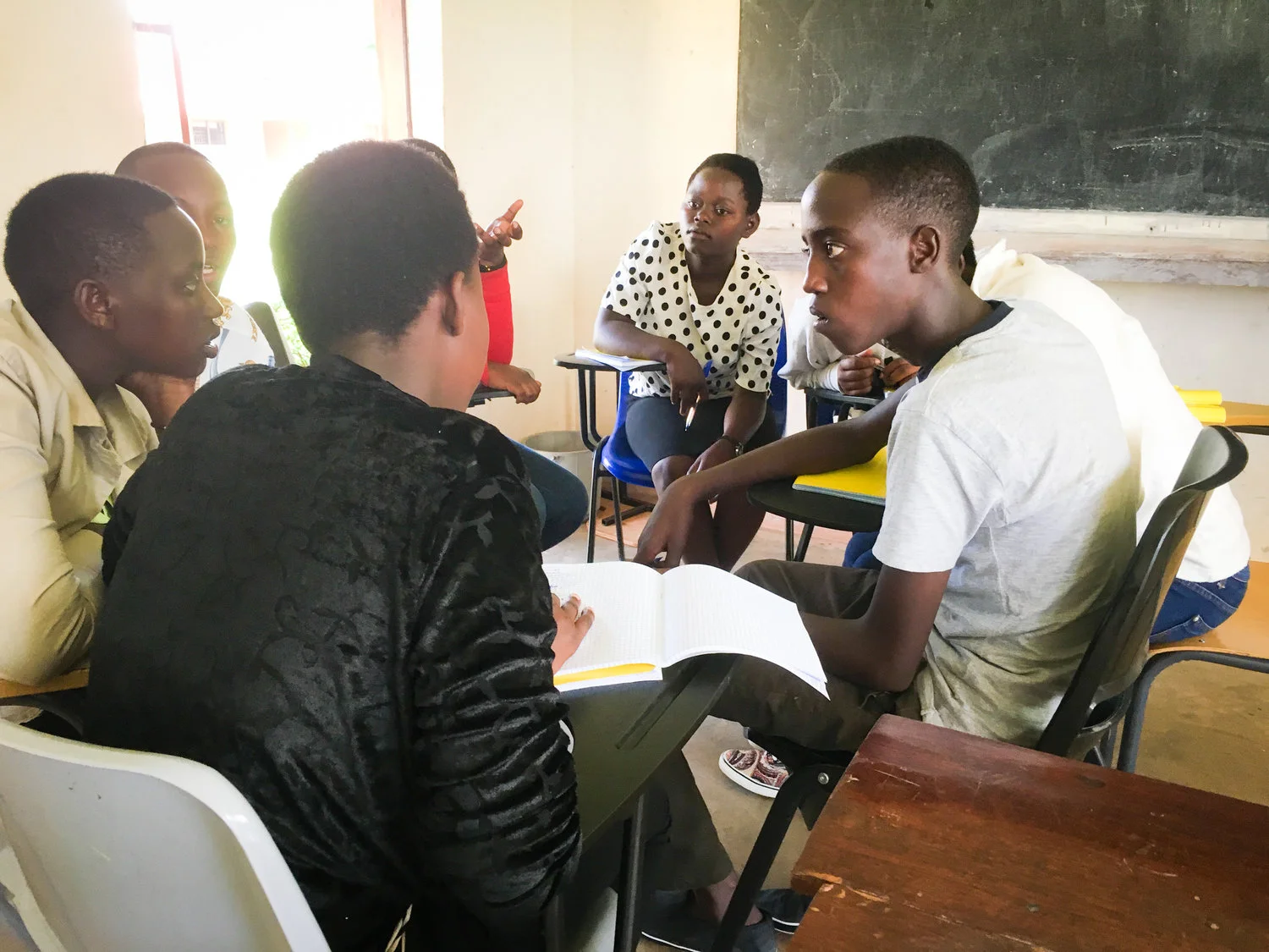Students+Discussing+English.jpg